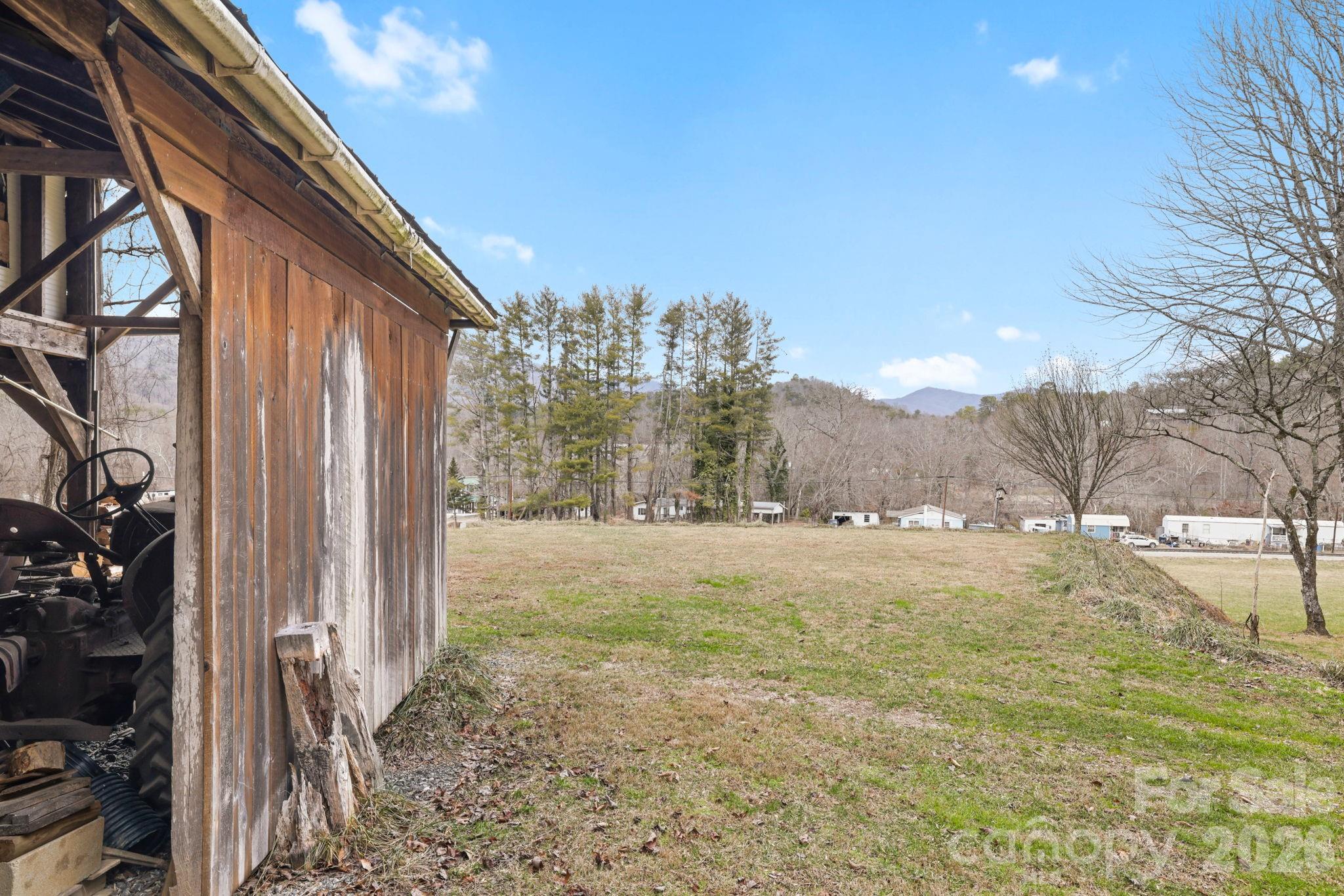 470 Ela Lane — Bryson City