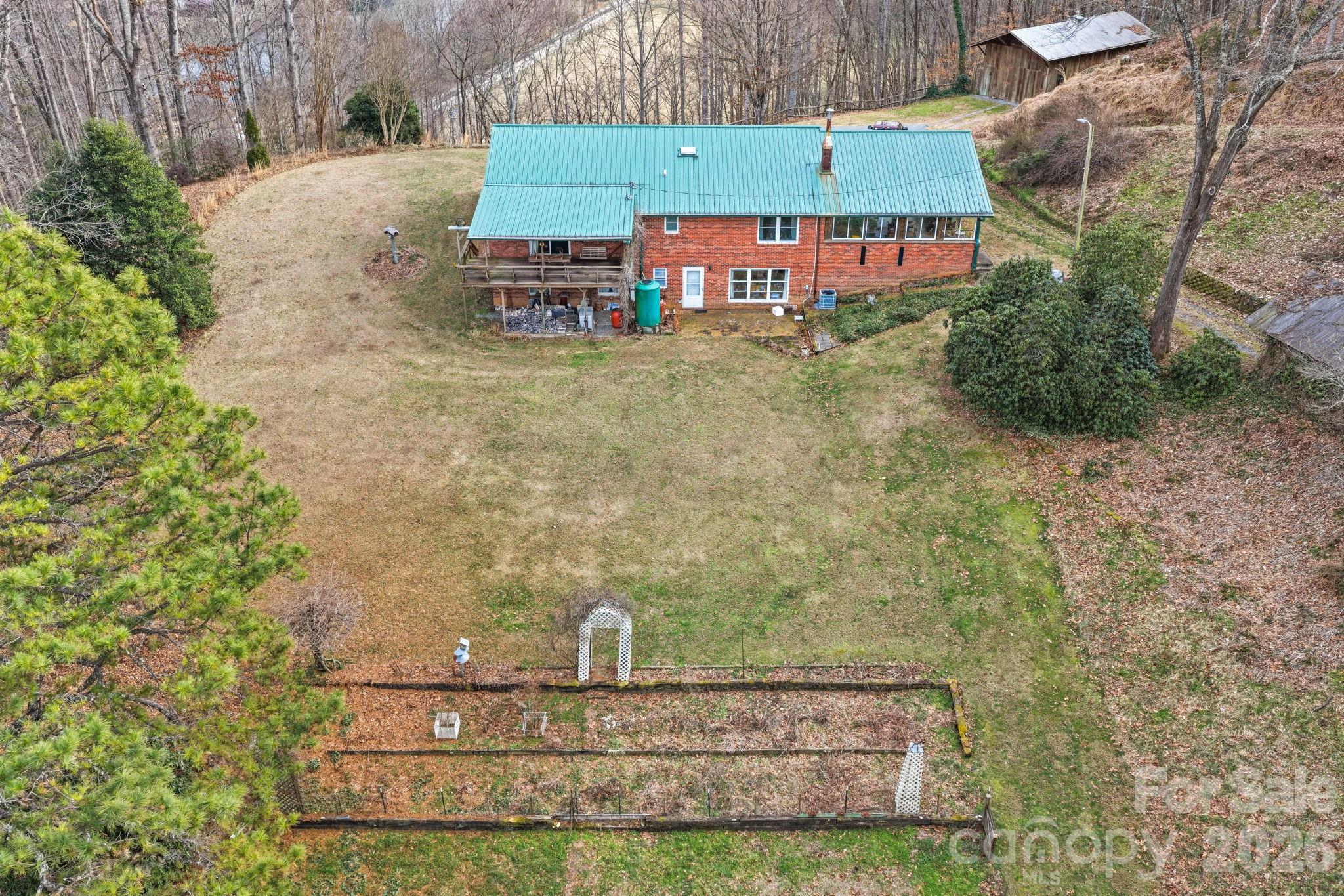 470 Ela Lane — Bryson City