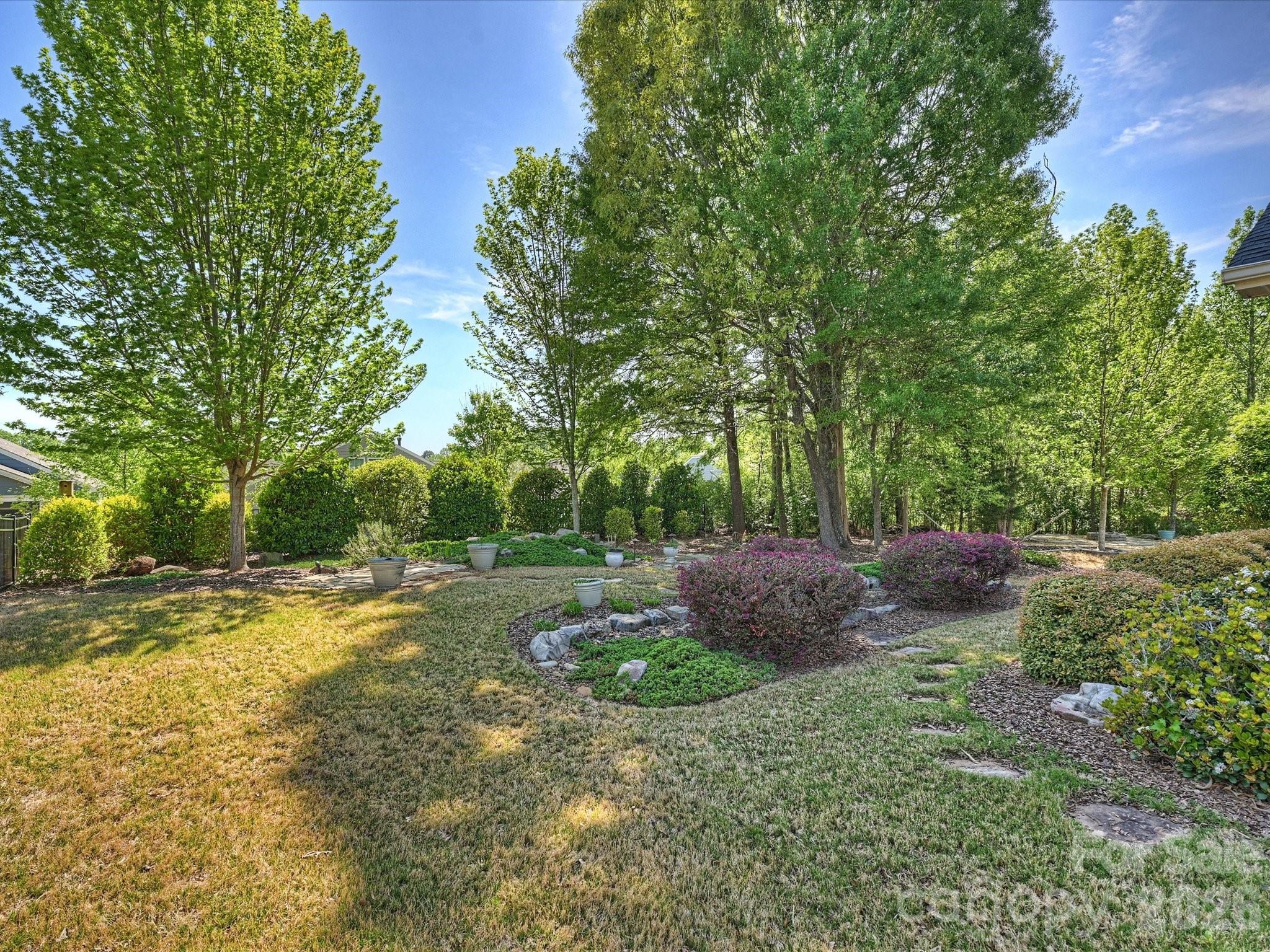 531 Trillium Way — Belmont