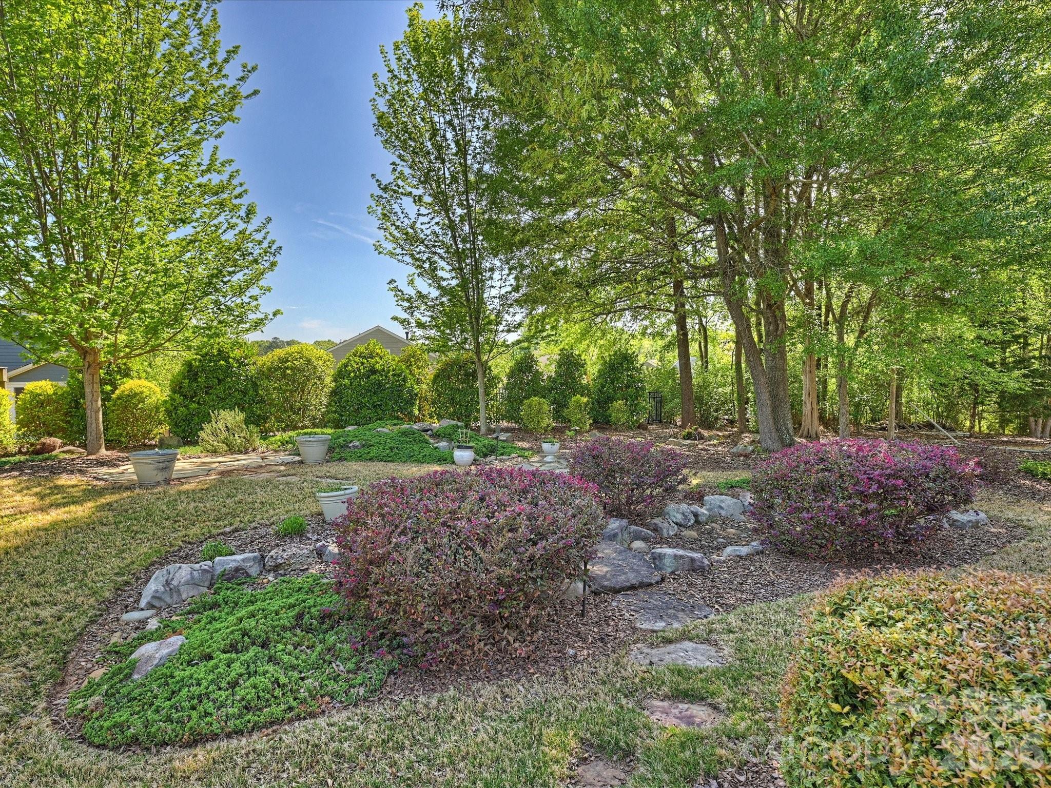 531 Trillium Way — Belmont
