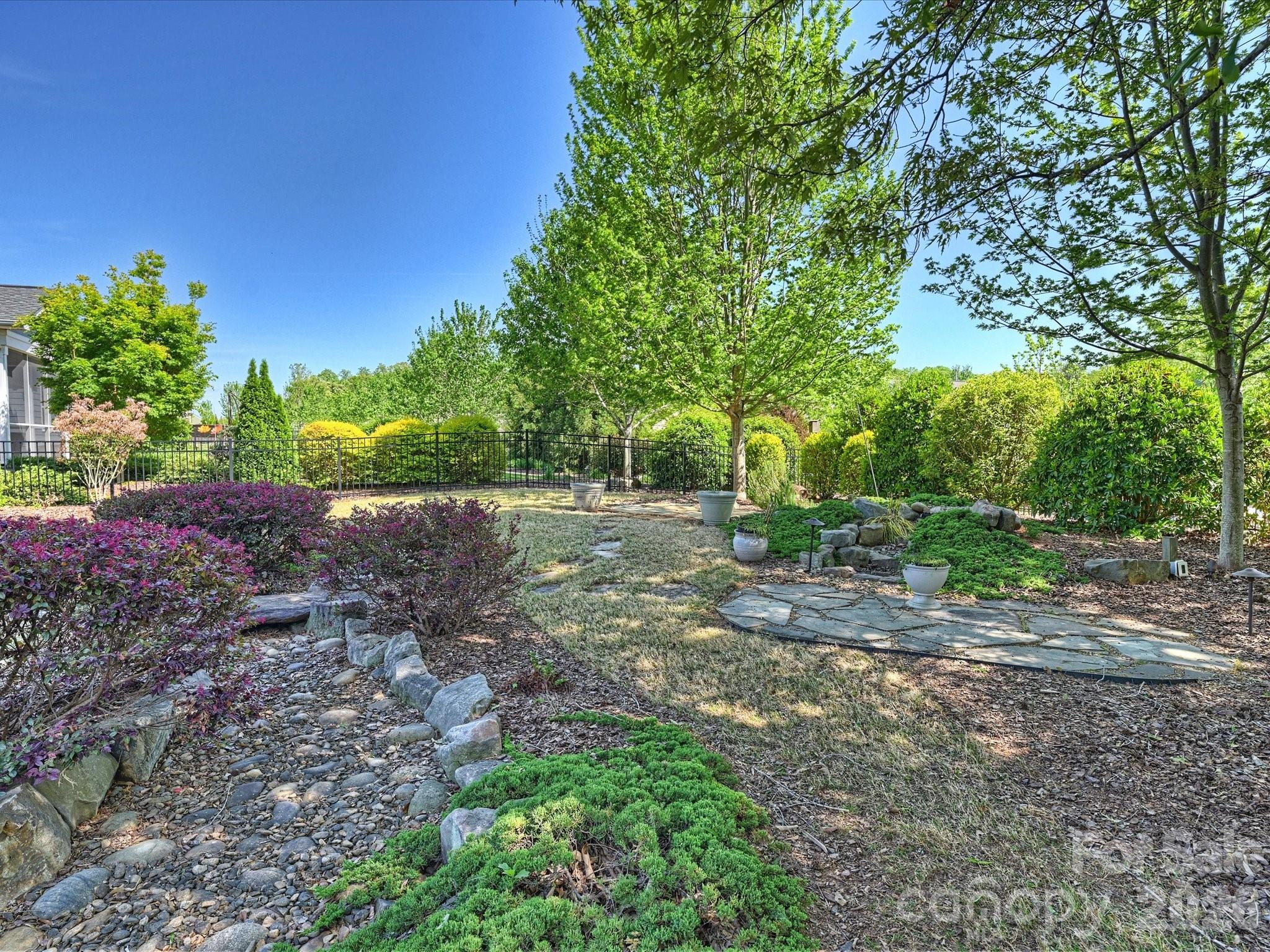531 Trillium Way — Belmont