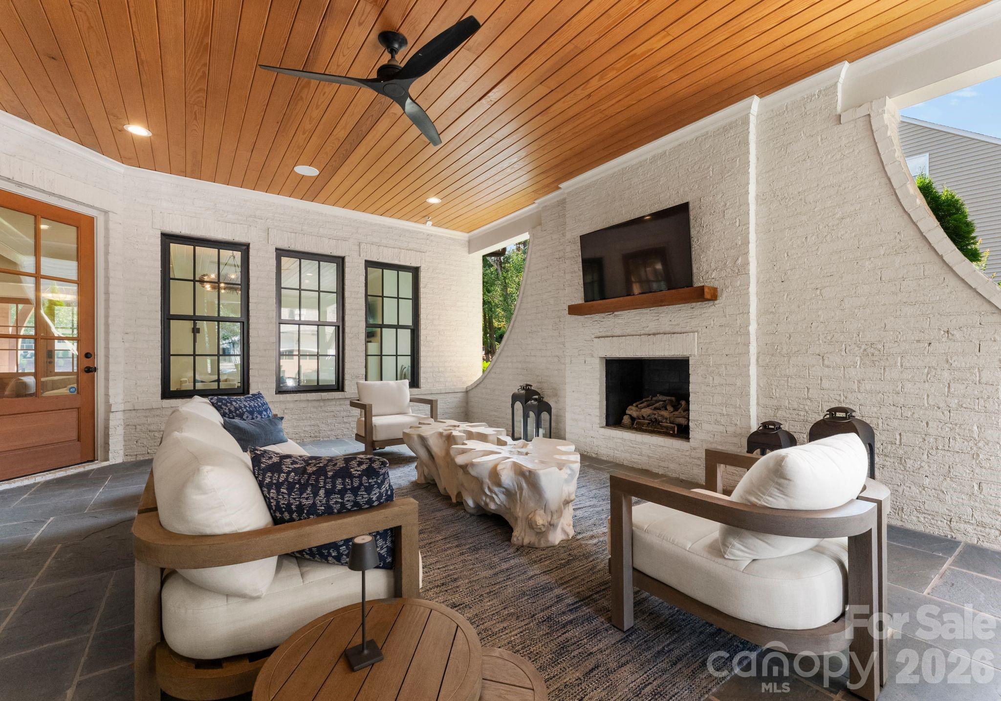 5625 Timber Lane — Charlotte