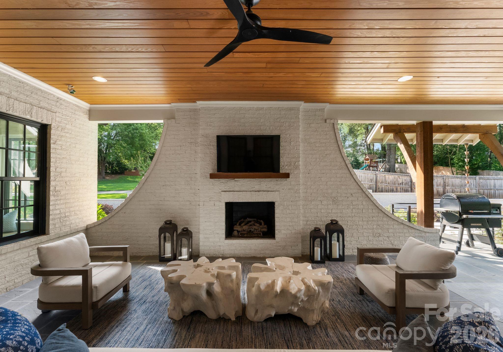 5625 Timber Lane — Charlotte