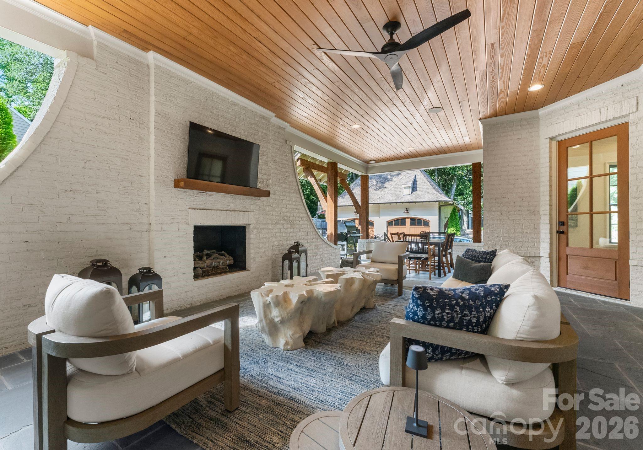 5625 Timber Lane — Charlotte