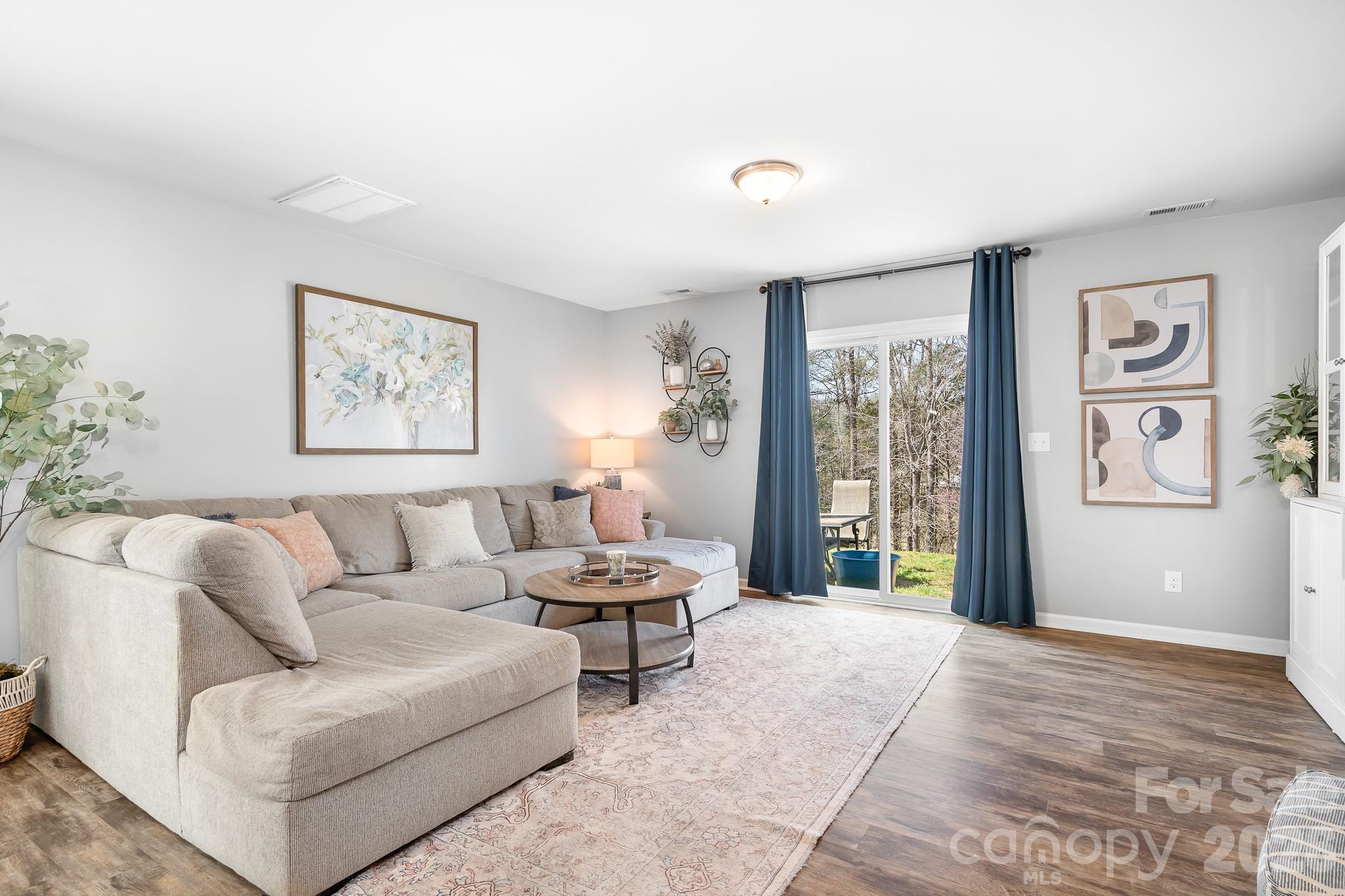210 Silver Oak Circle — Rockwell