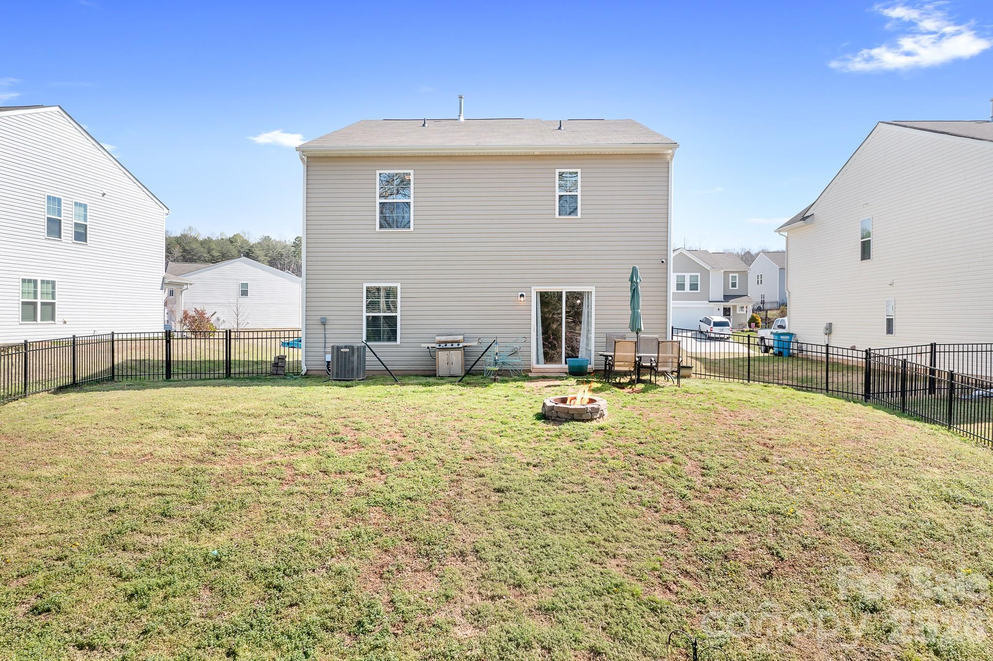 210 Silver Oak Circle — Rockwell