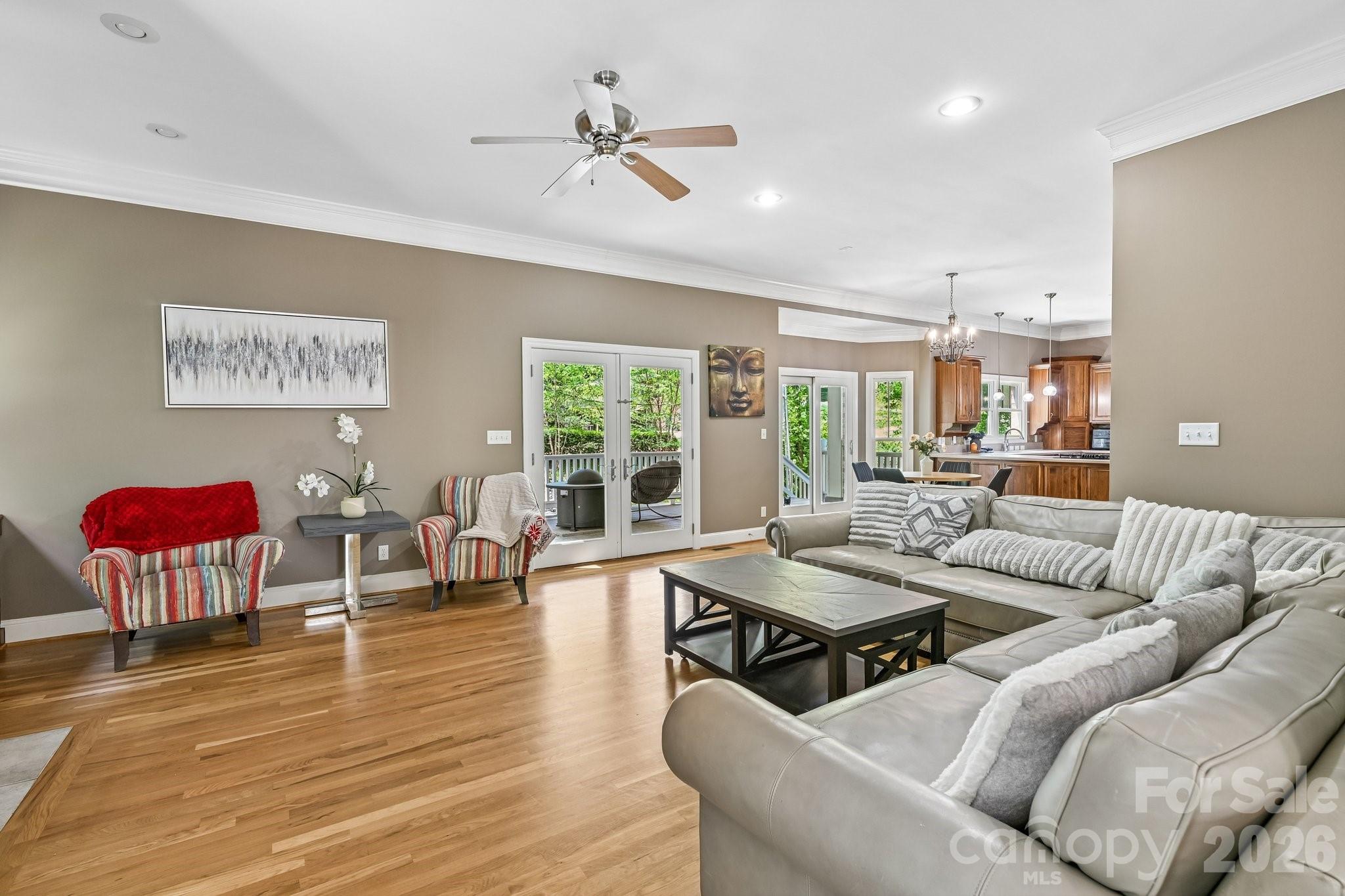 209 37th Avenue Place NW — Hickory