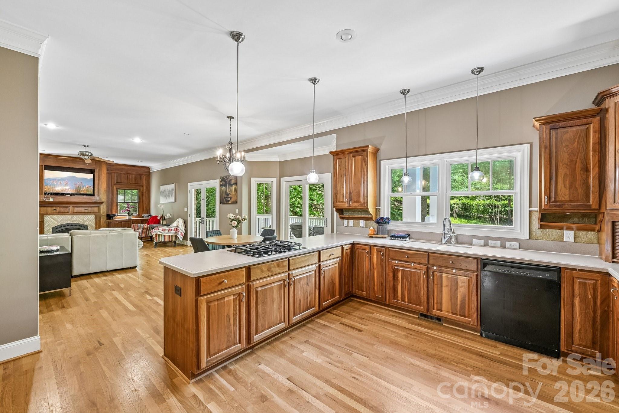 209 37th Avenue Place NW — Hickory