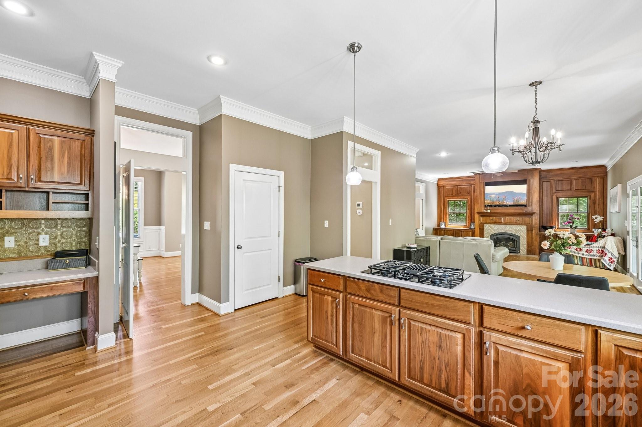 209 37th Avenue Place NW — Hickory