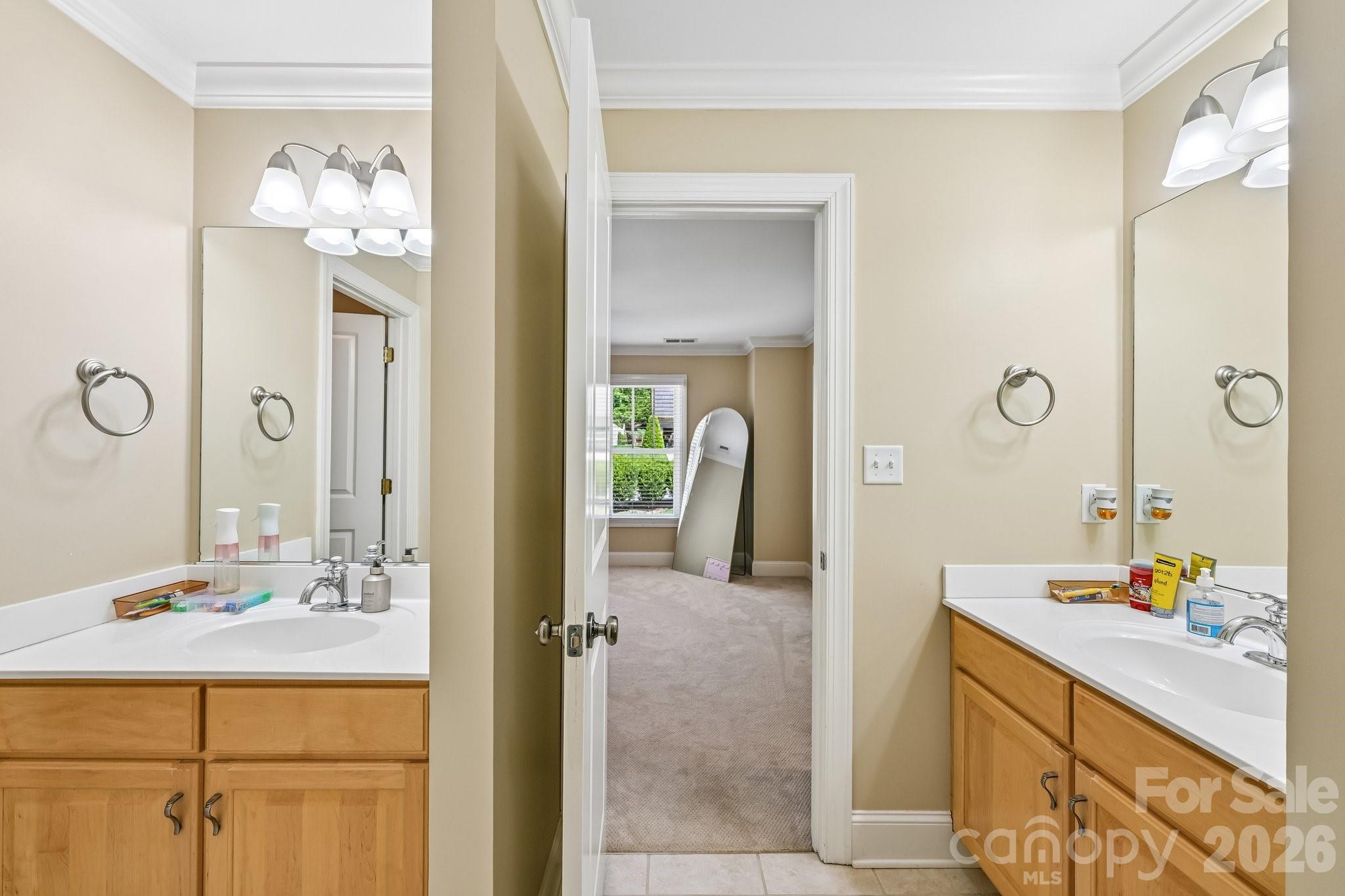 209 37th Avenue Place NW — Hickory