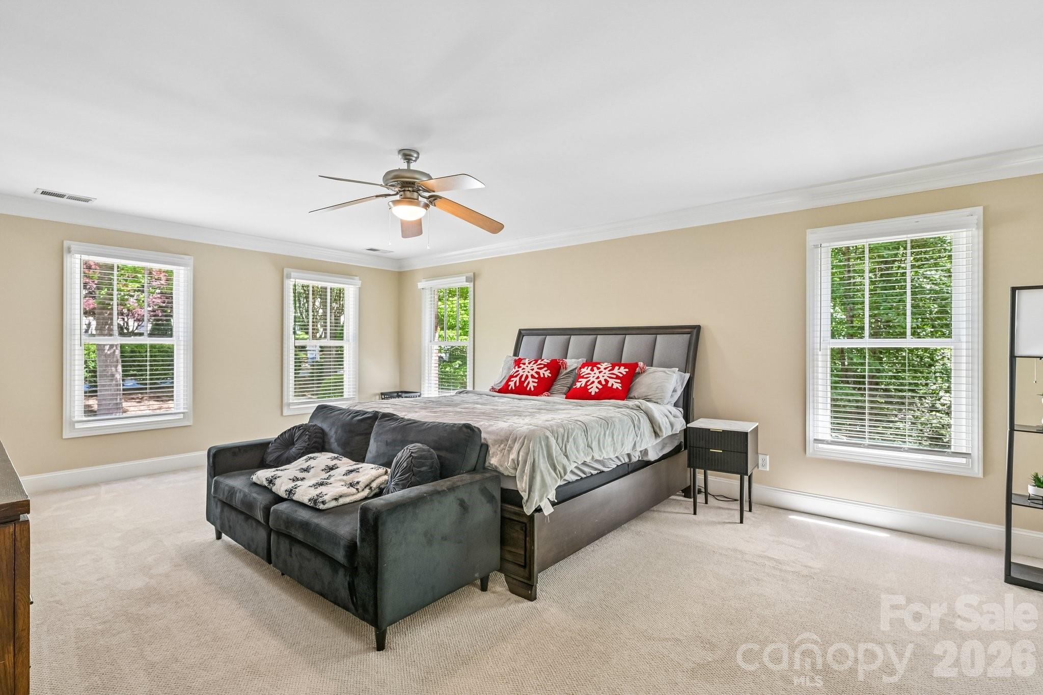209 37th Avenue Place NW — Hickory