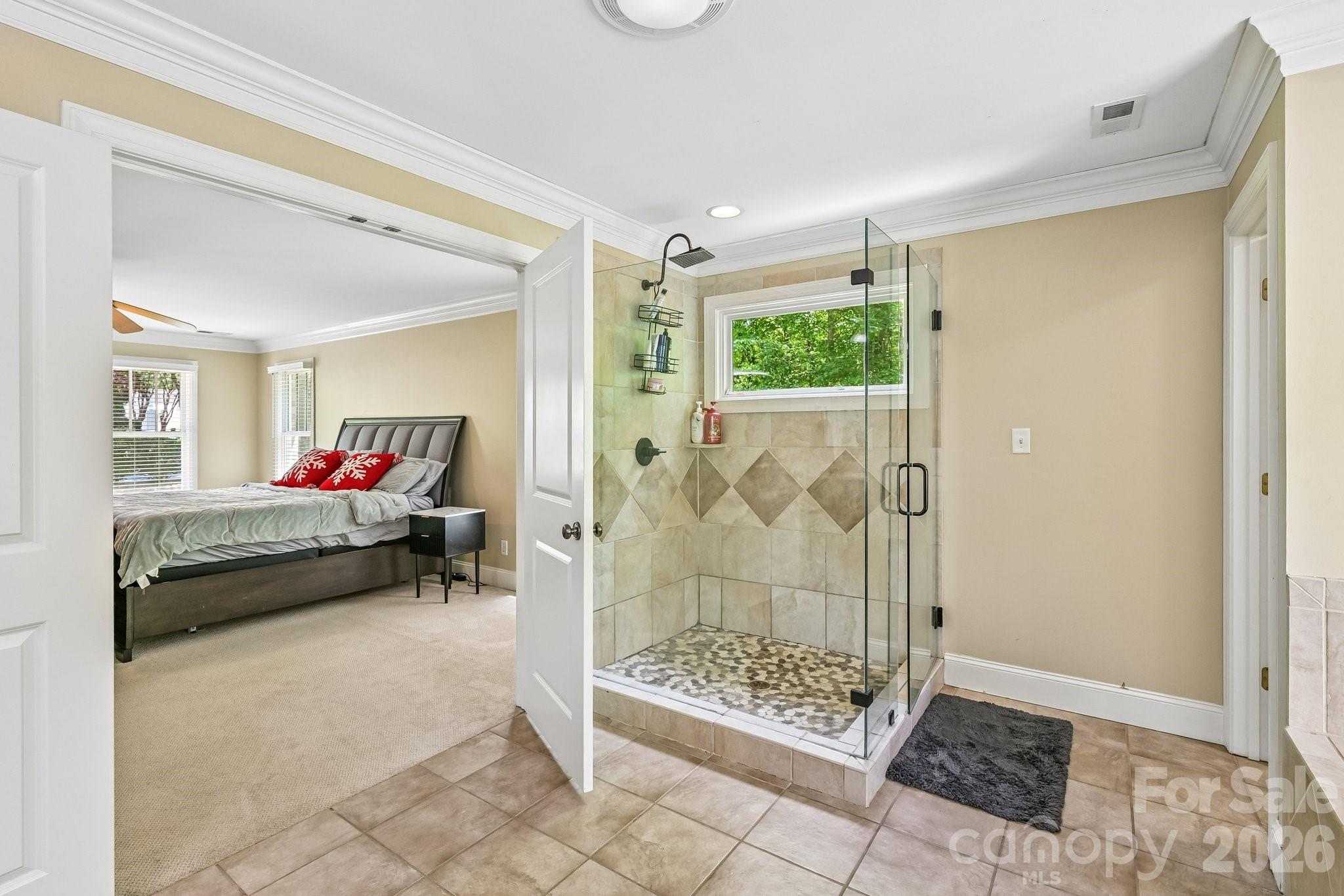 209 37th Avenue Place NW — Hickory