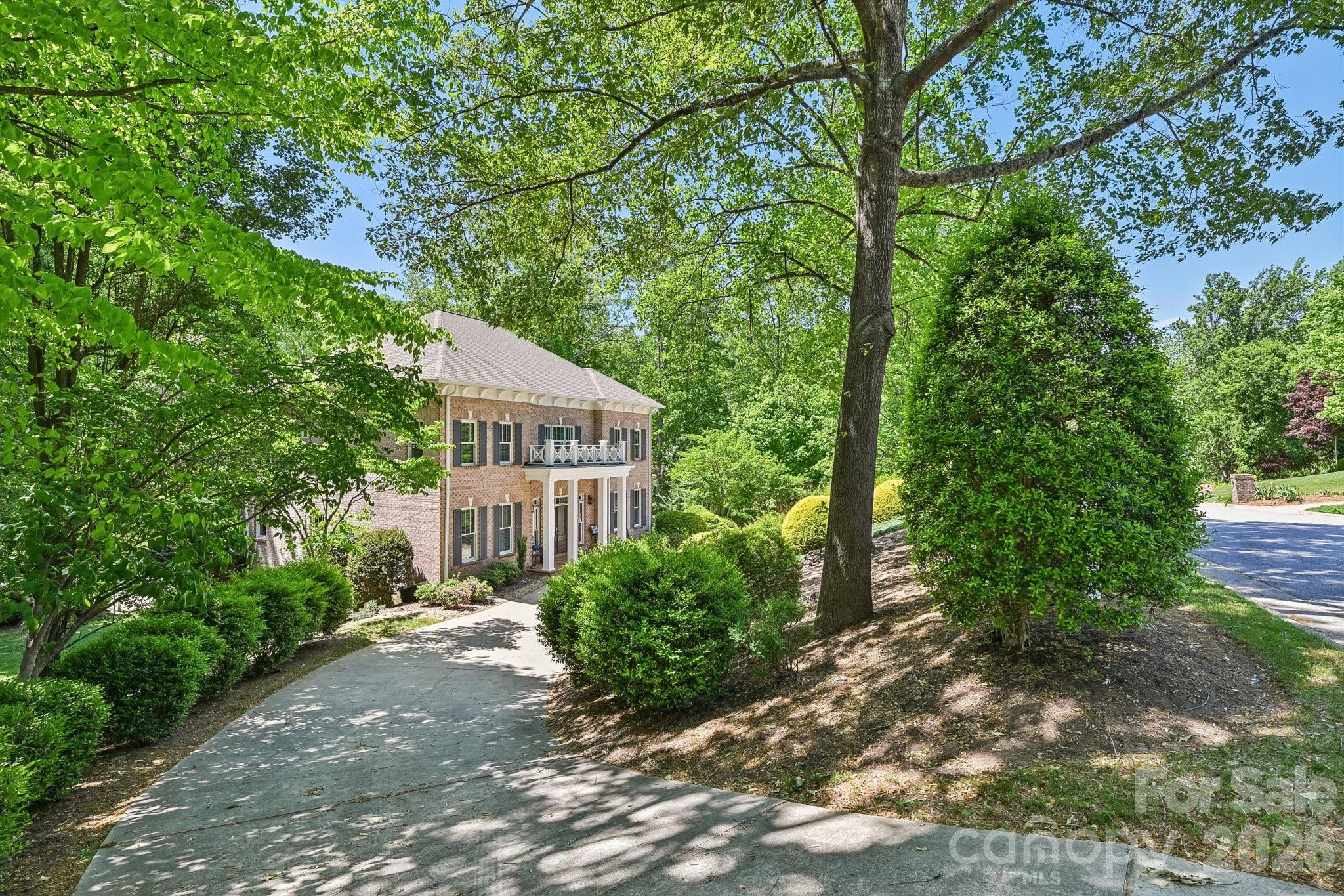 209 37th Avenue Place NW — Hickory
