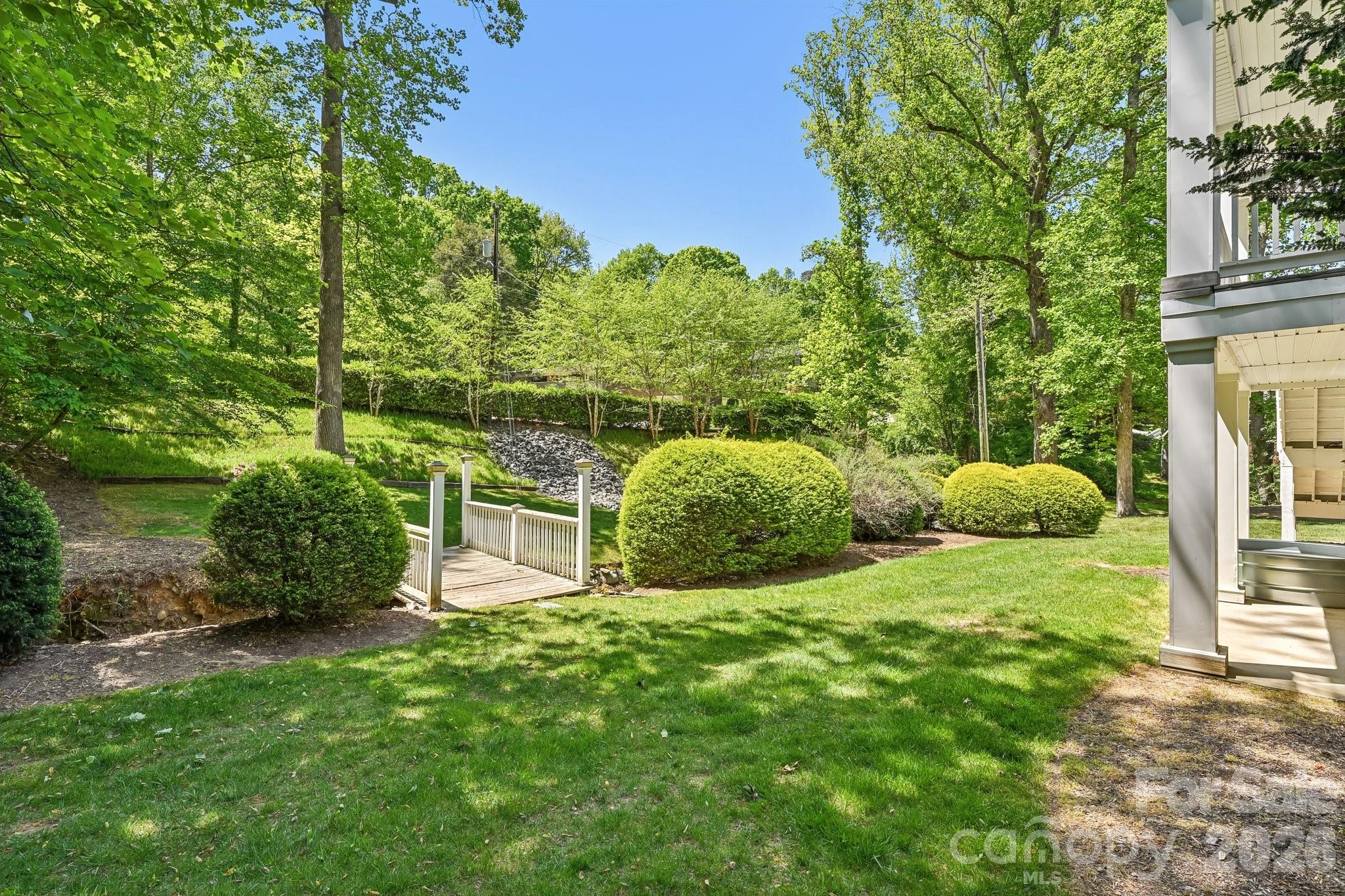 209 37th Avenue Place NW — Hickory