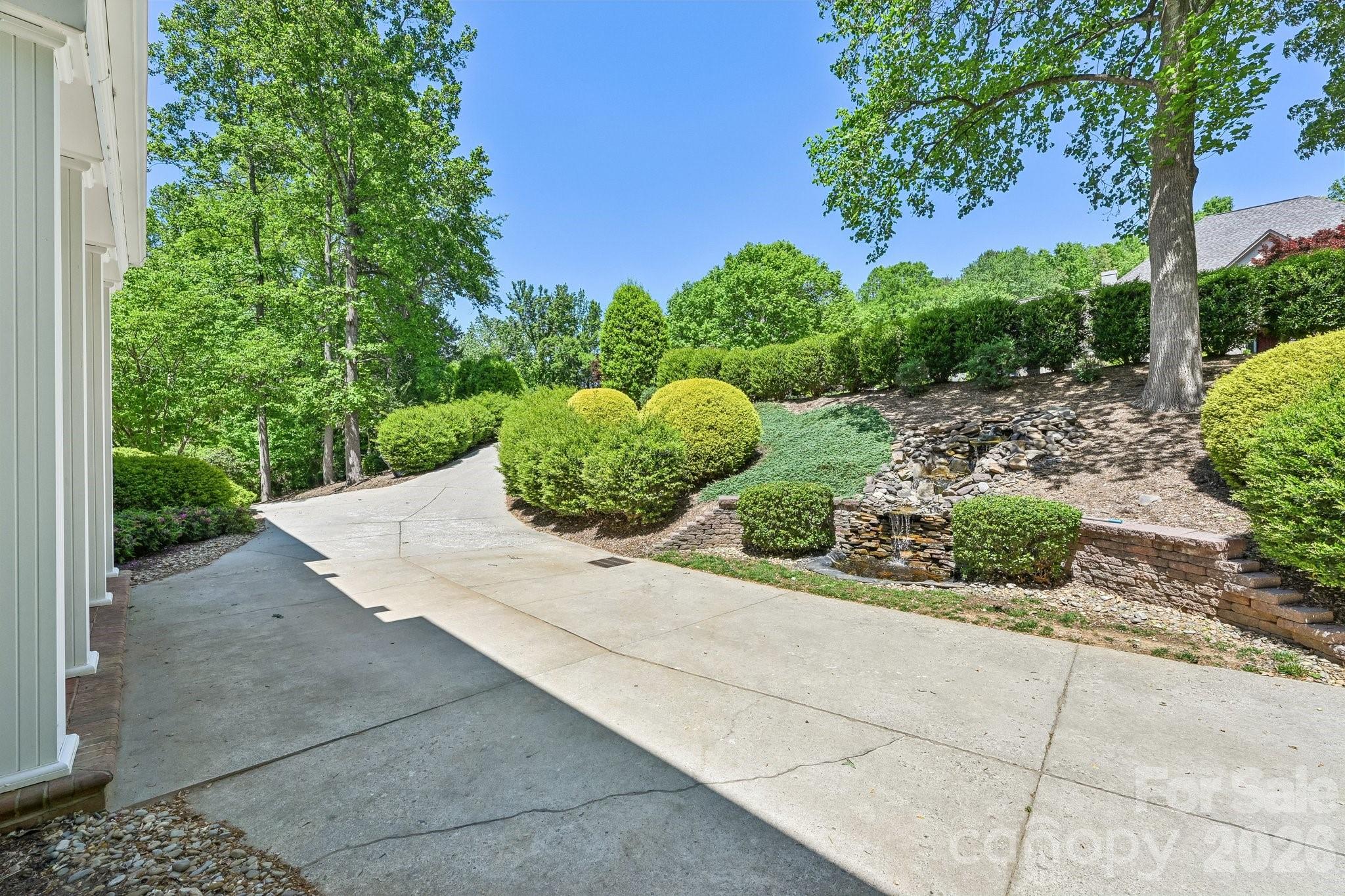 209 37th Avenue Place NW — Hickory