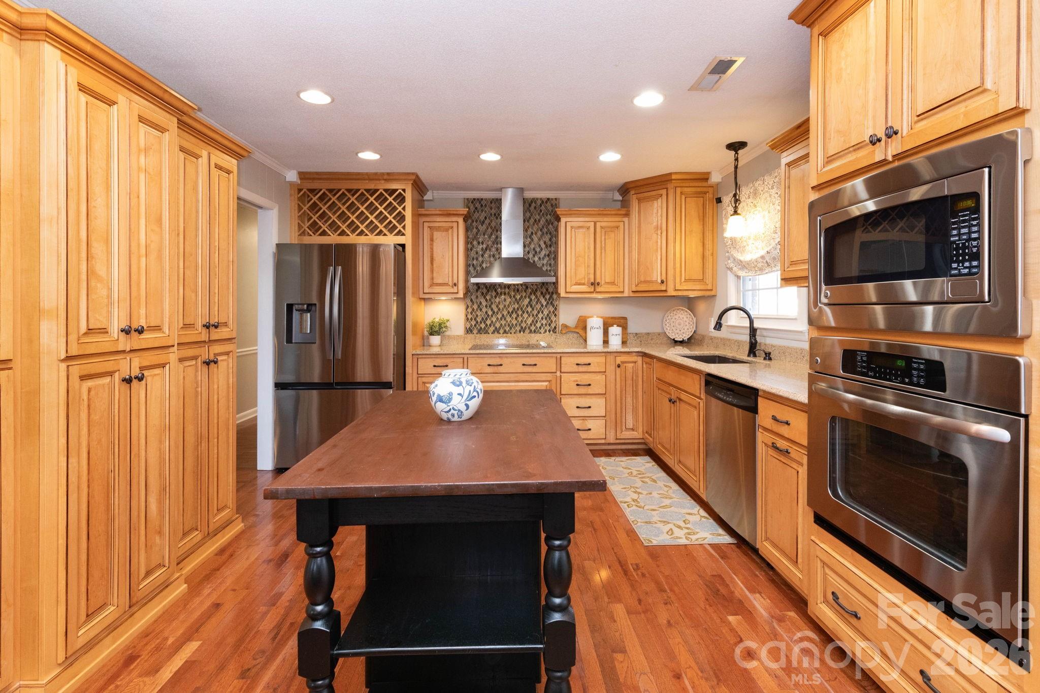 143 Devonwood Drive — Marion