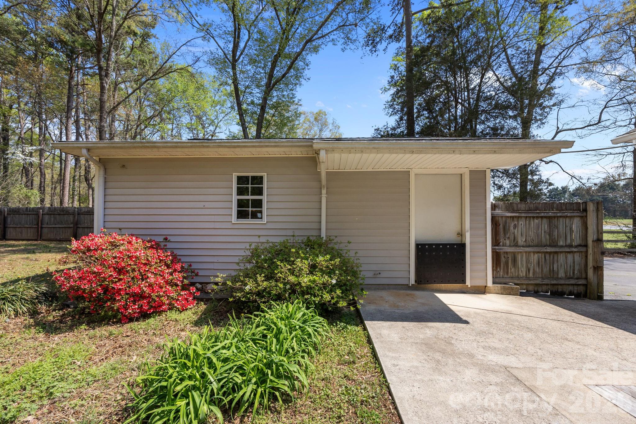 2608 Corinth Church Road — Monroe