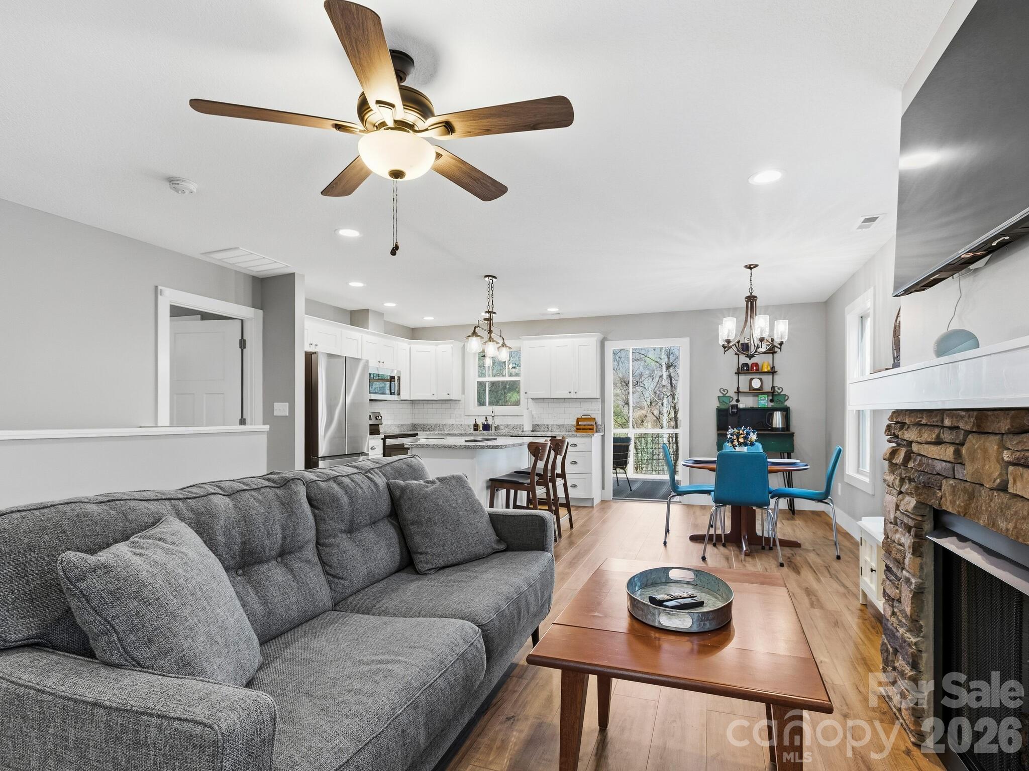 98 Harmony Hill Lane — Mars Hill