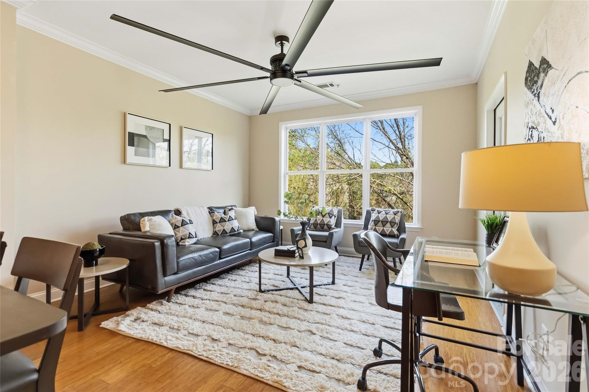 1000 E Woodlawn Road #314 — Charlotte