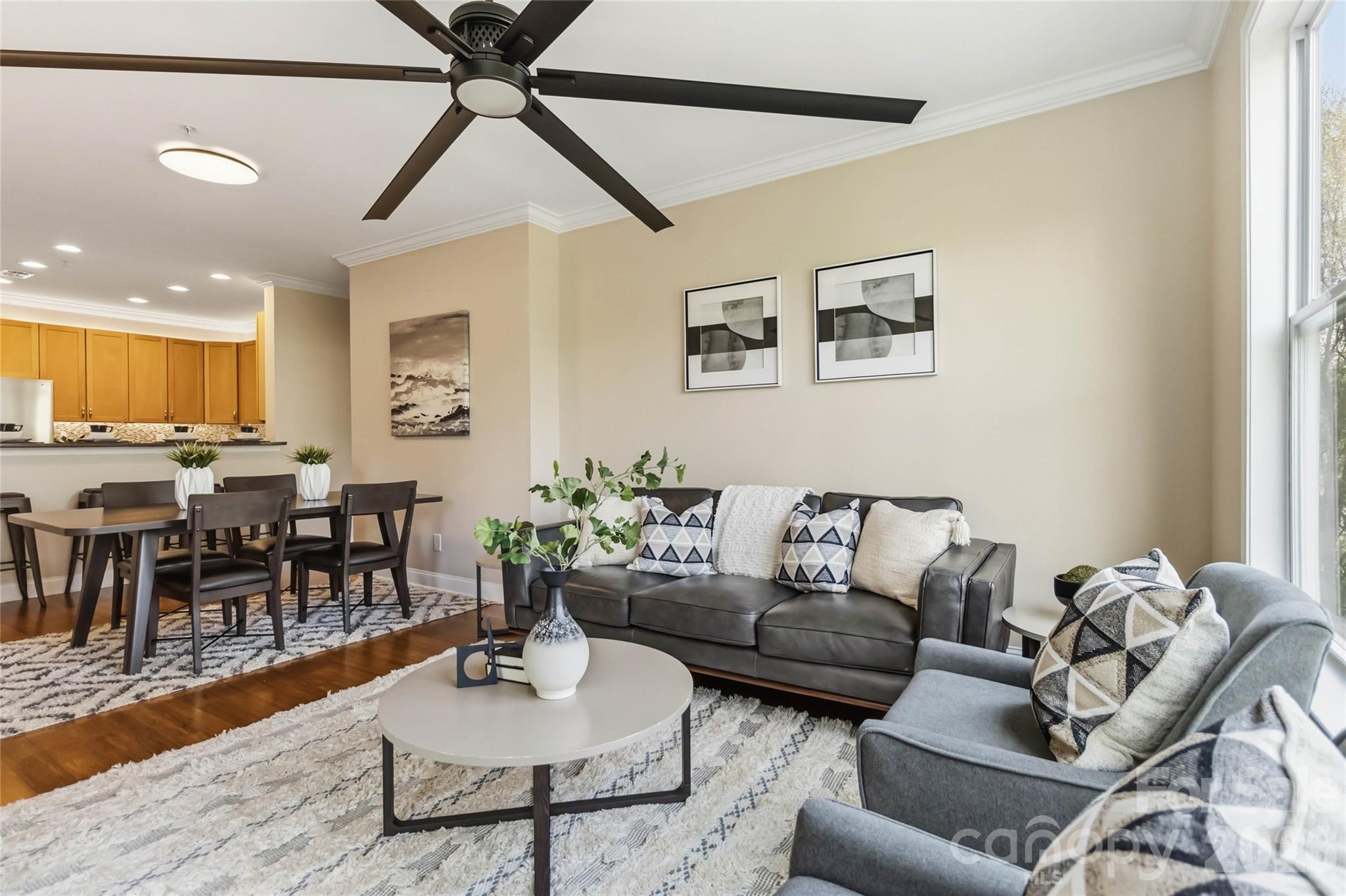 1000 E Woodlawn Road #314 — Charlotte