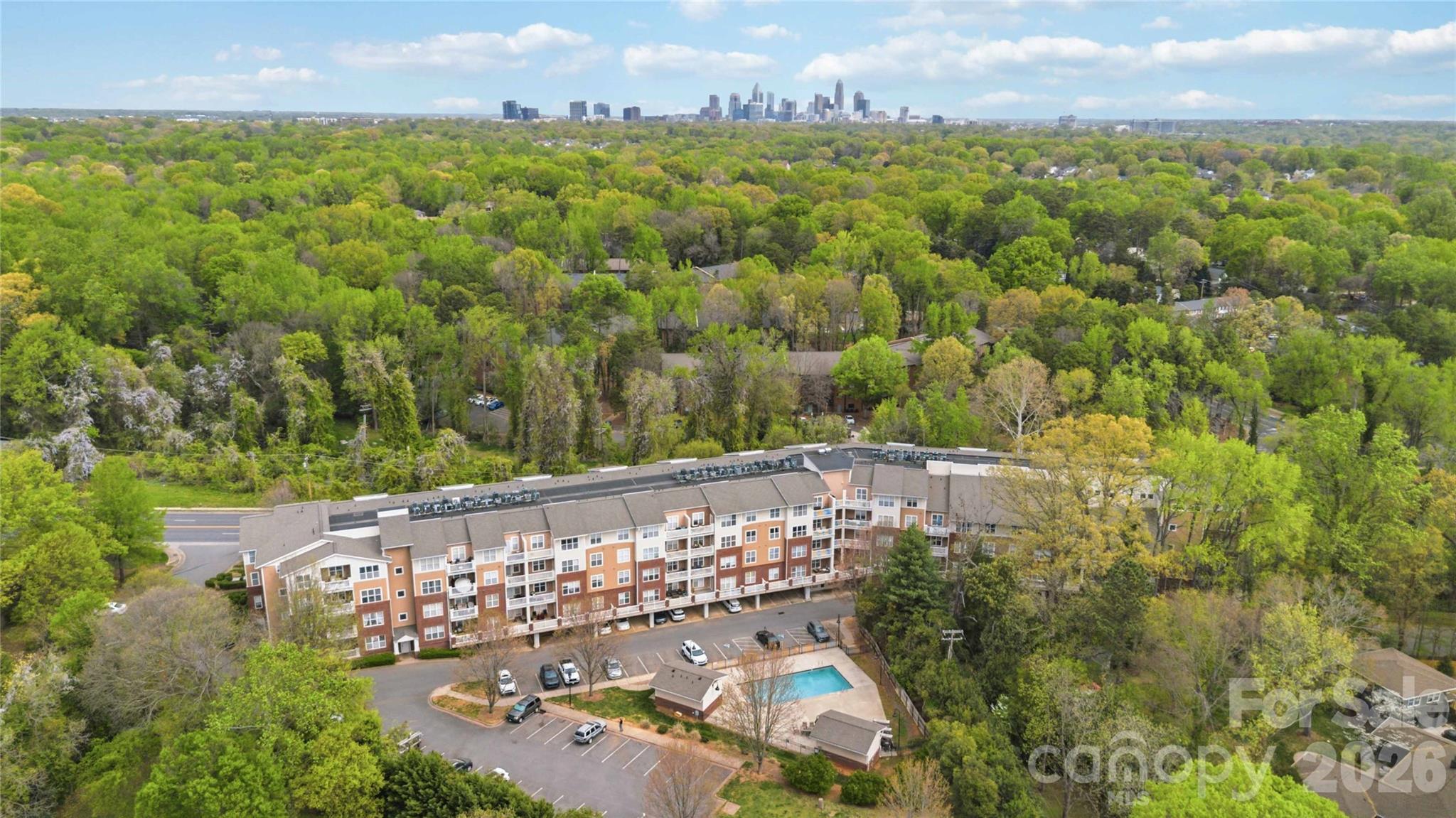 1000 E Woodlawn Road #314 — Charlotte