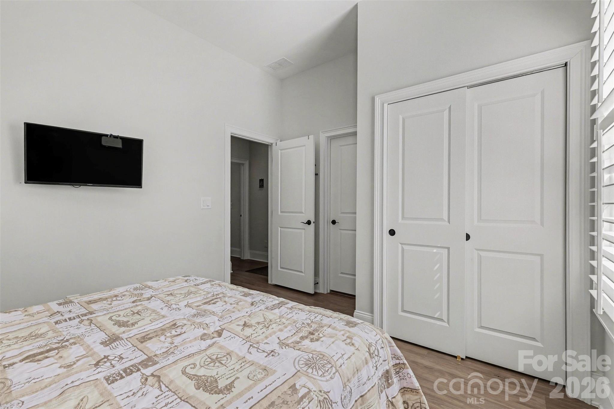 14605 Crosswater Lane — Charlotte