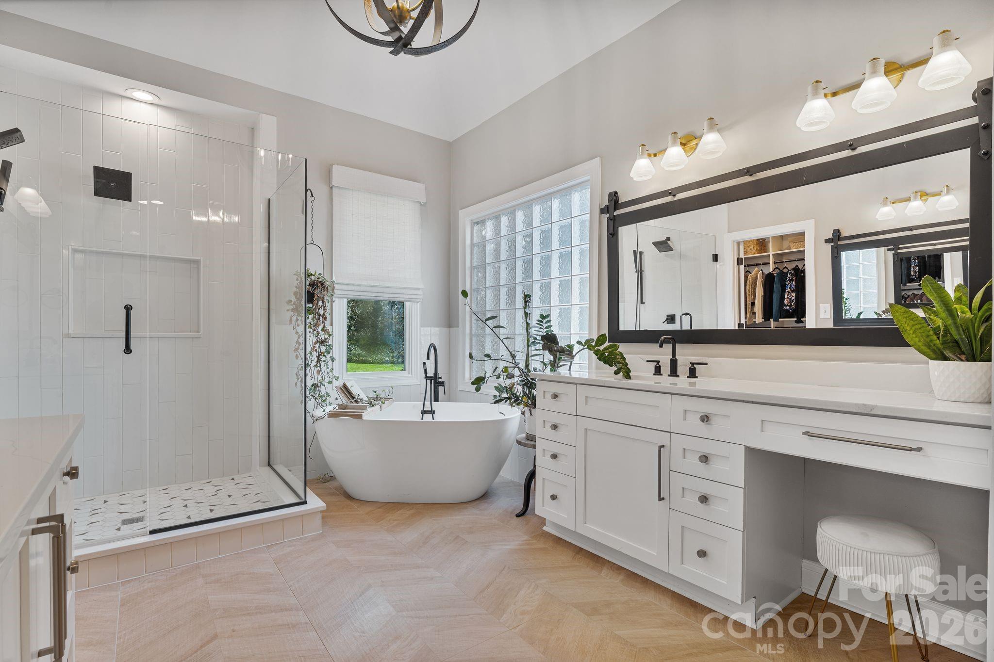 182 Malibu Road — Mooresville