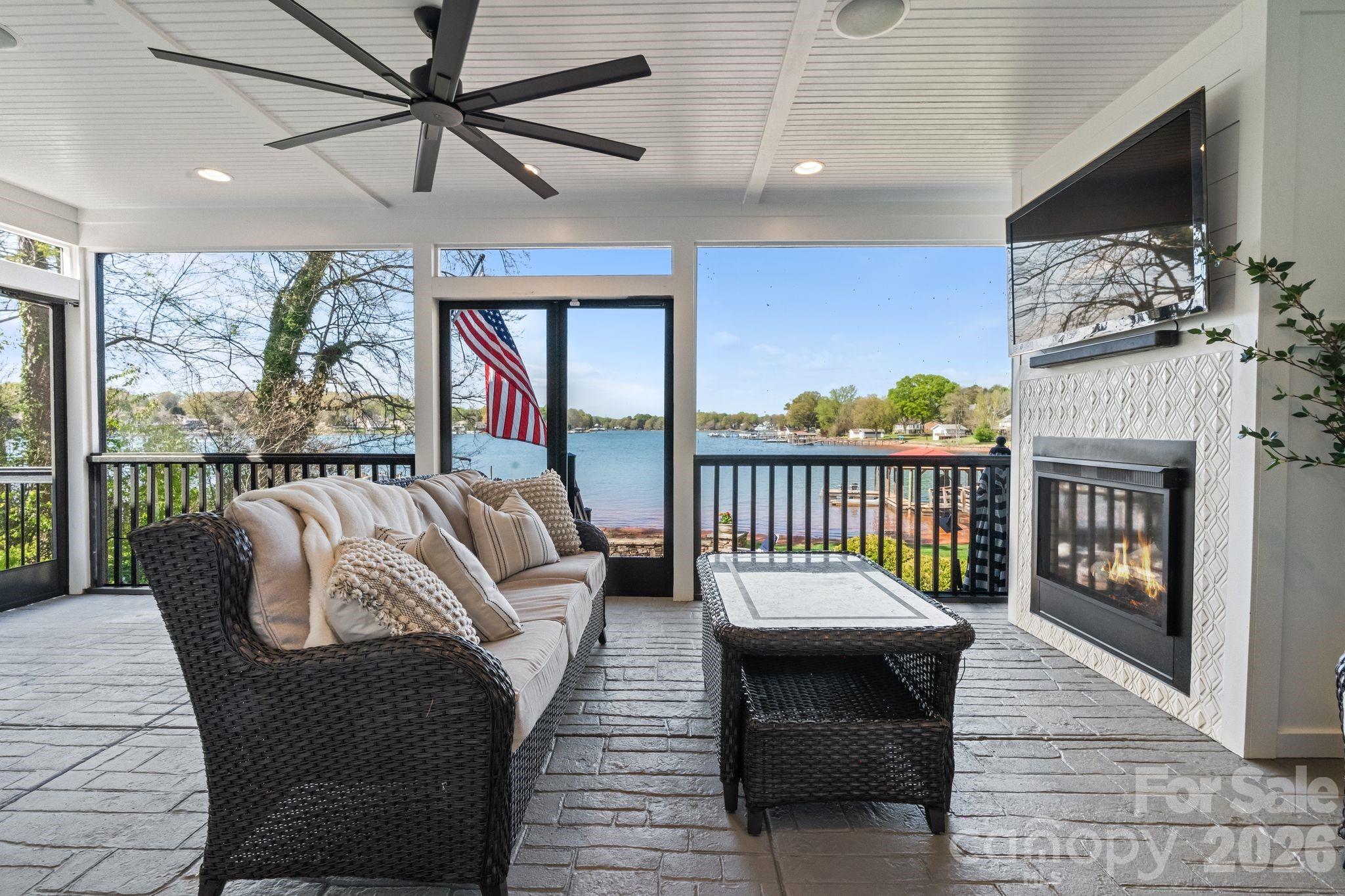 182 Malibu Road — Mooresville