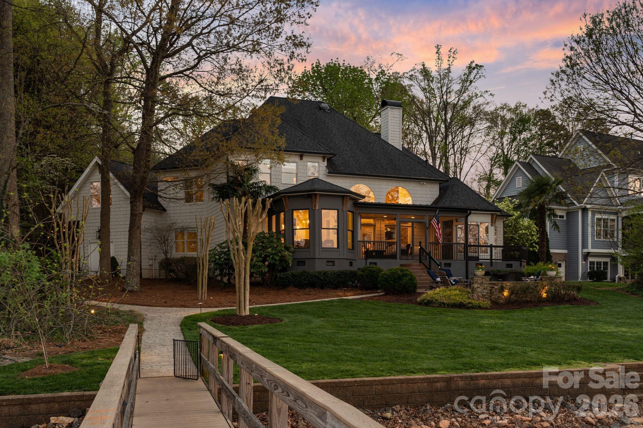182 Malibu Road — Mooresville