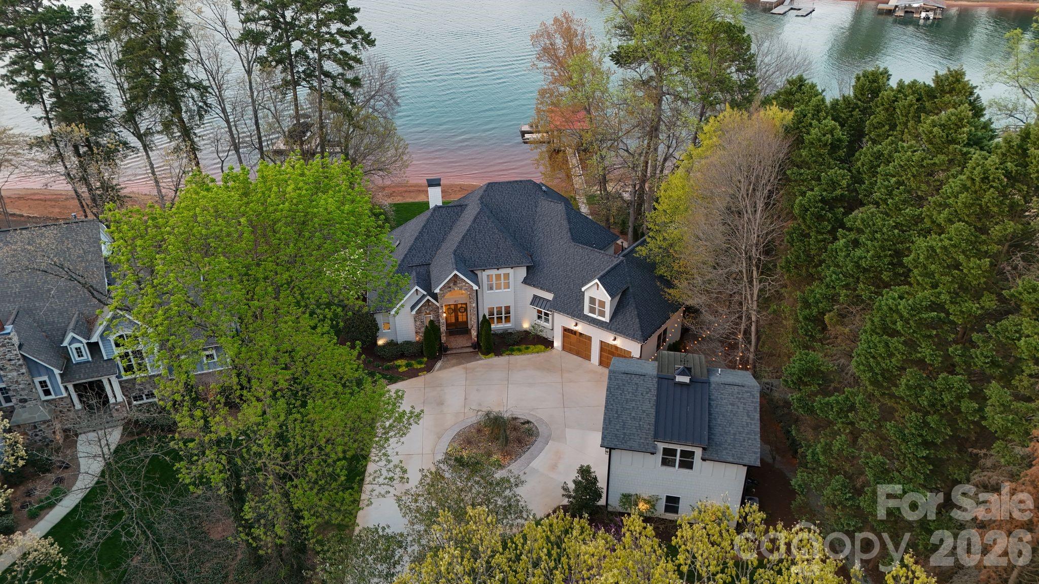 182 Malibu Road — Mooresville