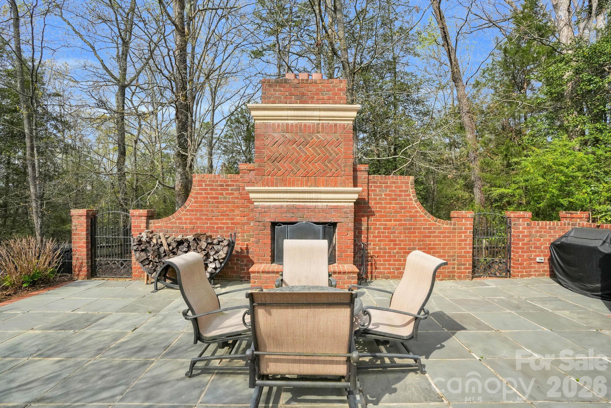 312 Old Hickory Court — Fort Mill