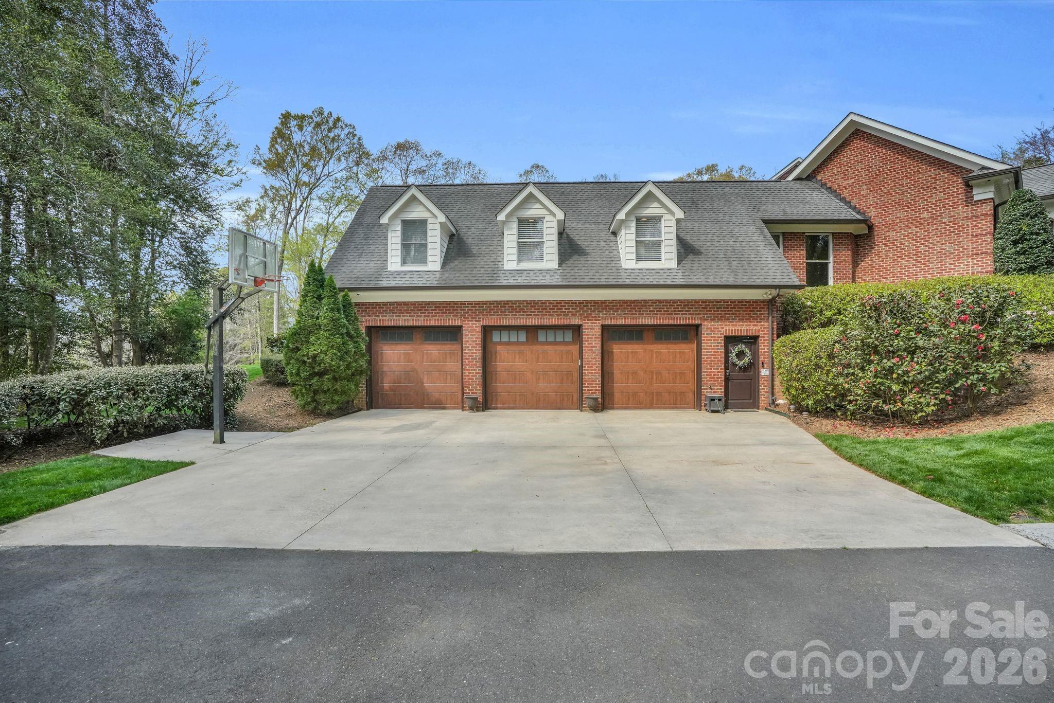 312 Old Hickory Court — Fort Mill