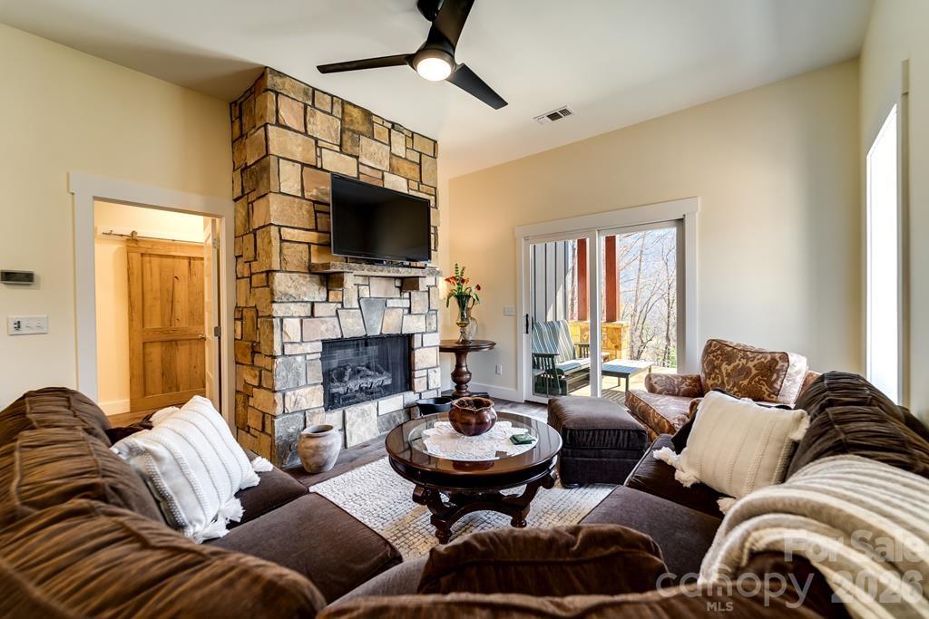 117 Amberleaf Way — Cullowhee