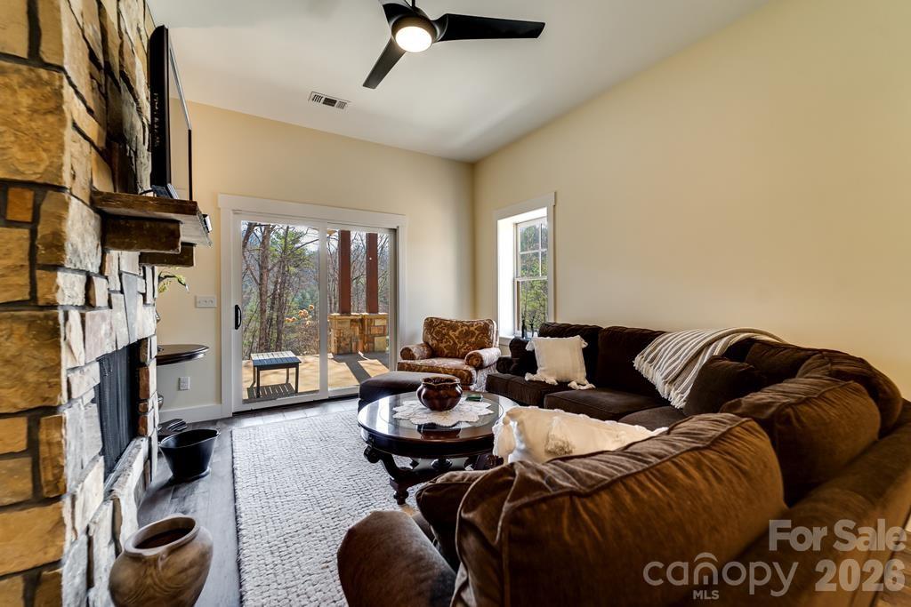 117 Amberleaf Way — Cullowhee