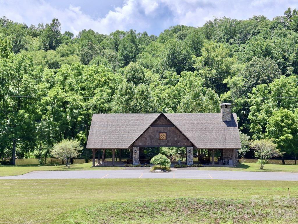 117 Amberleaf Way — Cullowhee