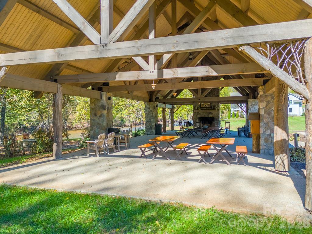 117 Amberleaf Way — Cullowhee