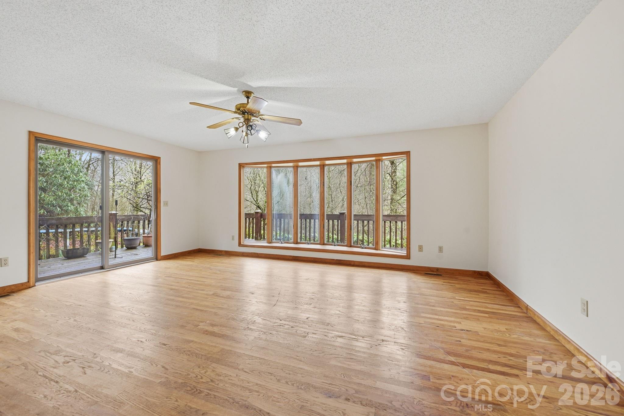 652 Shepherds Creek Road — Robbinsville