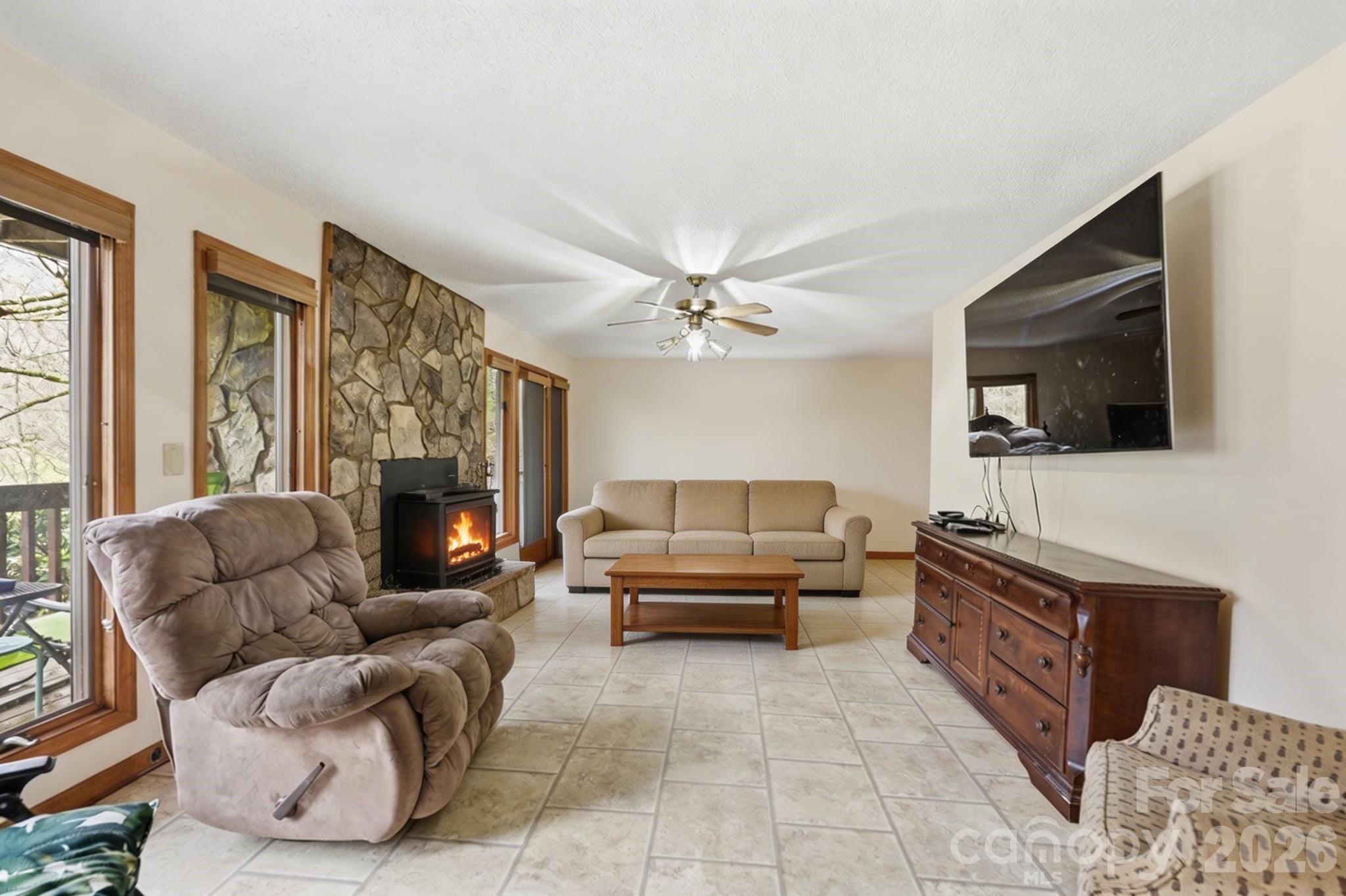 652 Shepherds Creek Road — Robbinsville