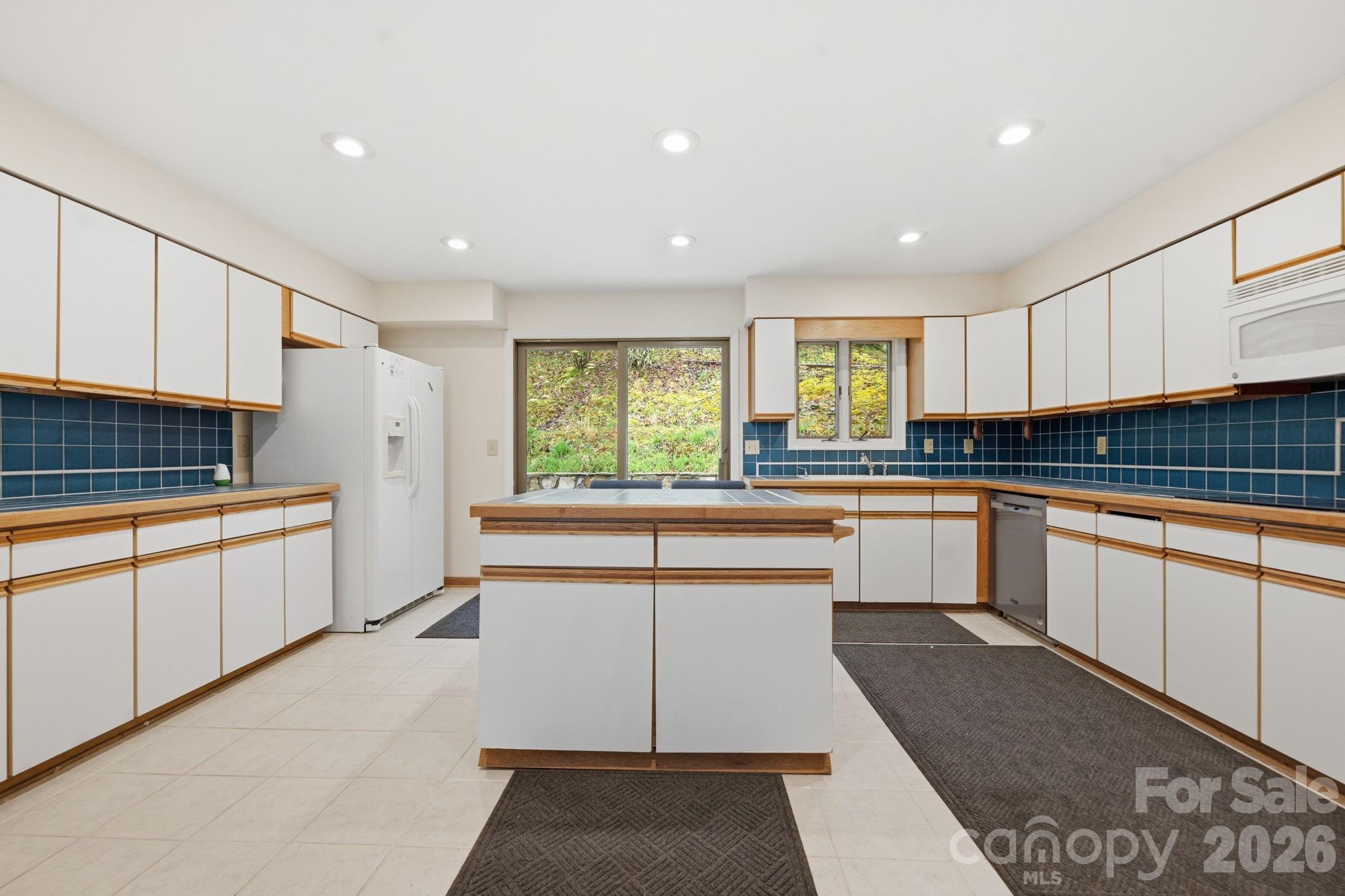 652 Shepherds Creek Road — Robbinsville