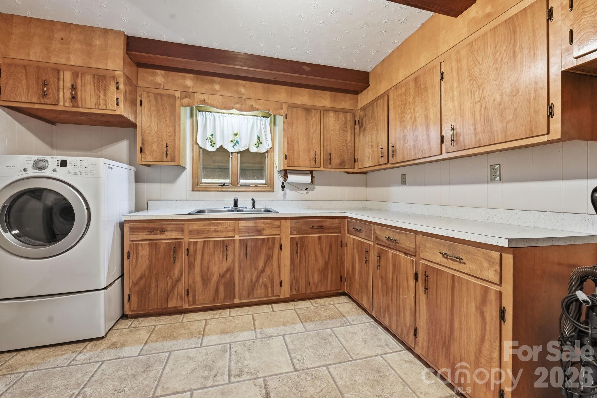 652 Shepherds Creek Road — Robbinsville