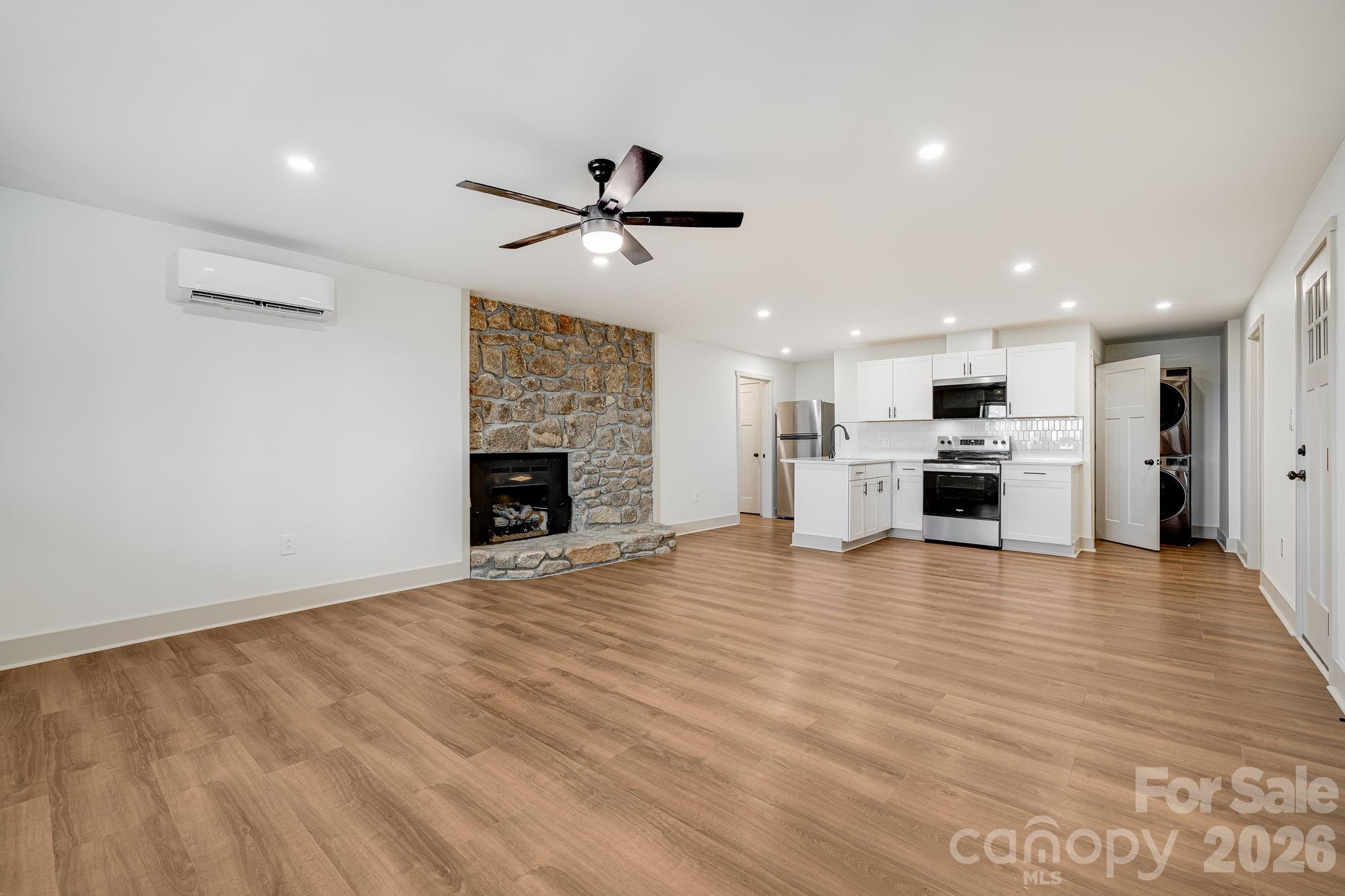 1065 Oak Ridge Lane #713 — Mars Hill