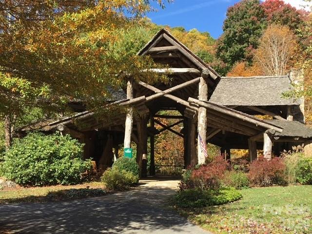 1065 Oak Ridge Lane #713 — Mars Hill