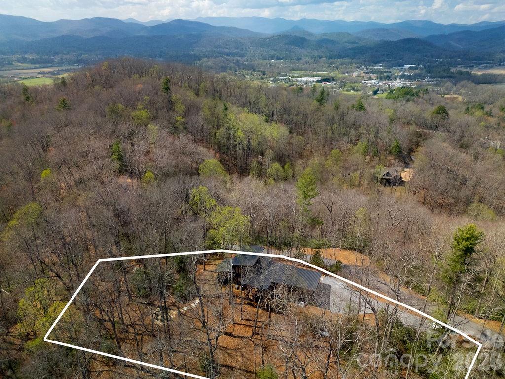 558 Poplar Crest Drive — Pisgah Forest