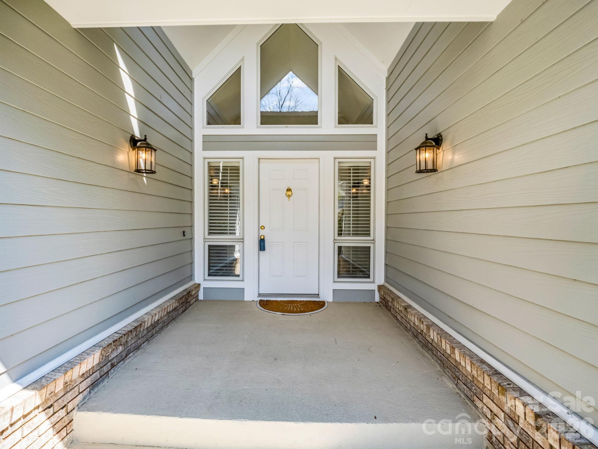 111 Broadmoor Drive — Flat Rock