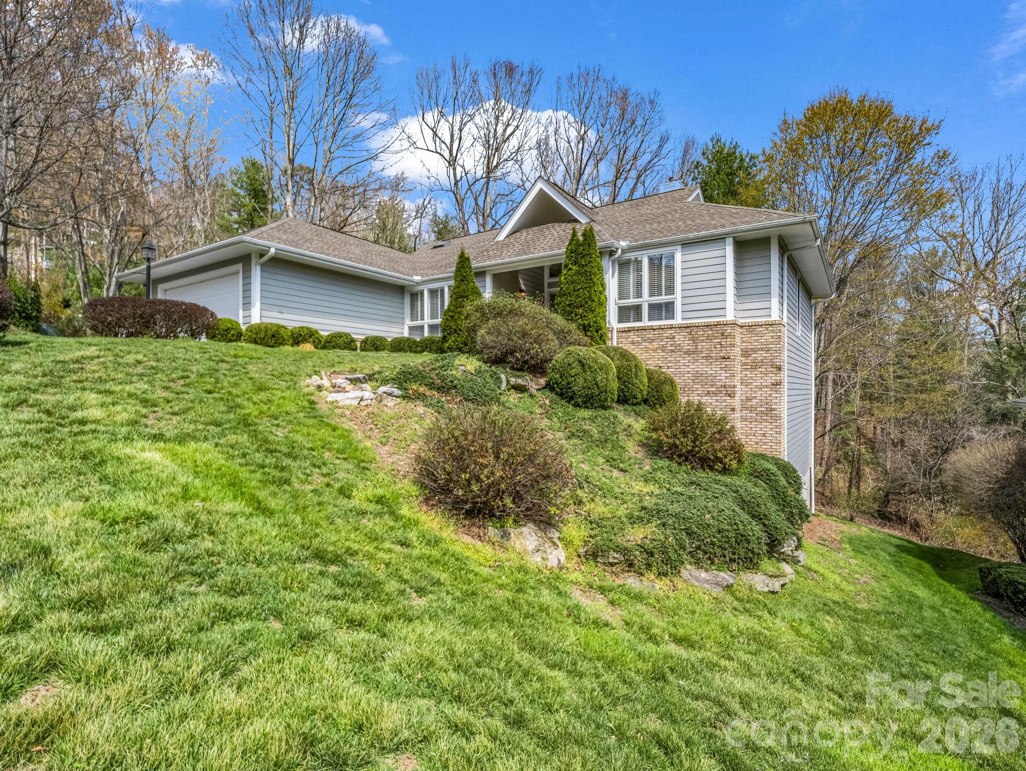 111 Broadmoor Drive — Flat Rock