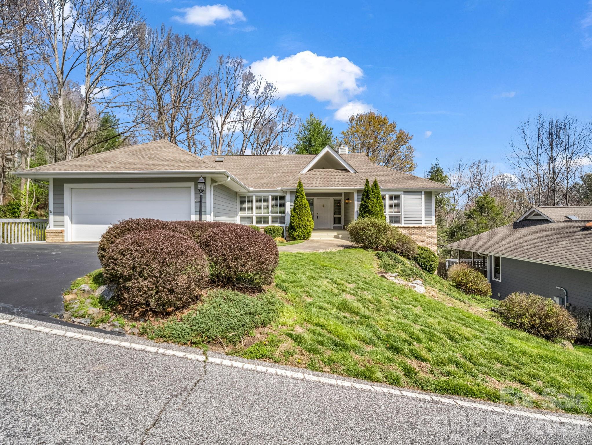 111 Broadmoor Drive — Flat Rock