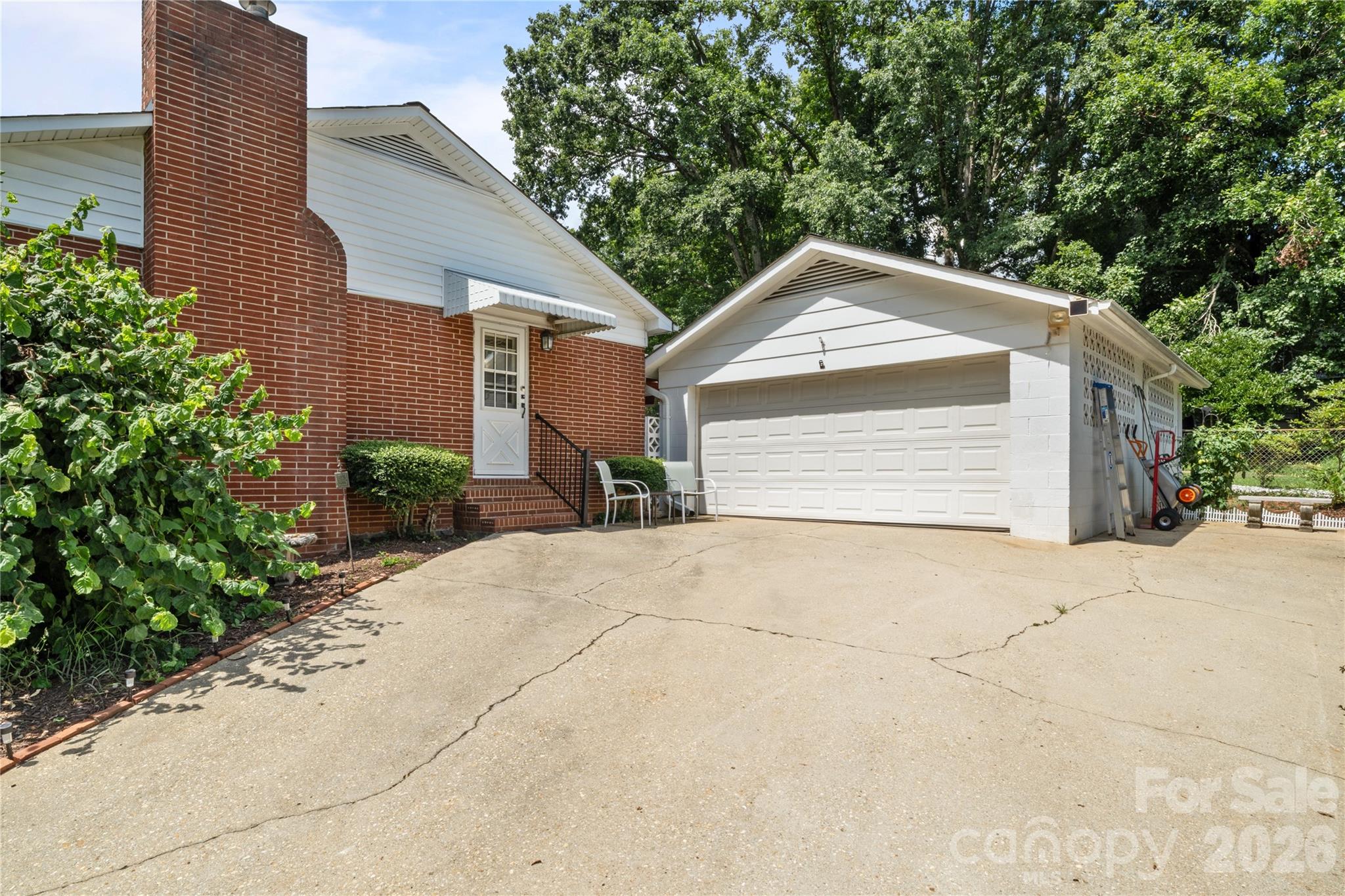 308 Taubrook Place NW — Lenoir