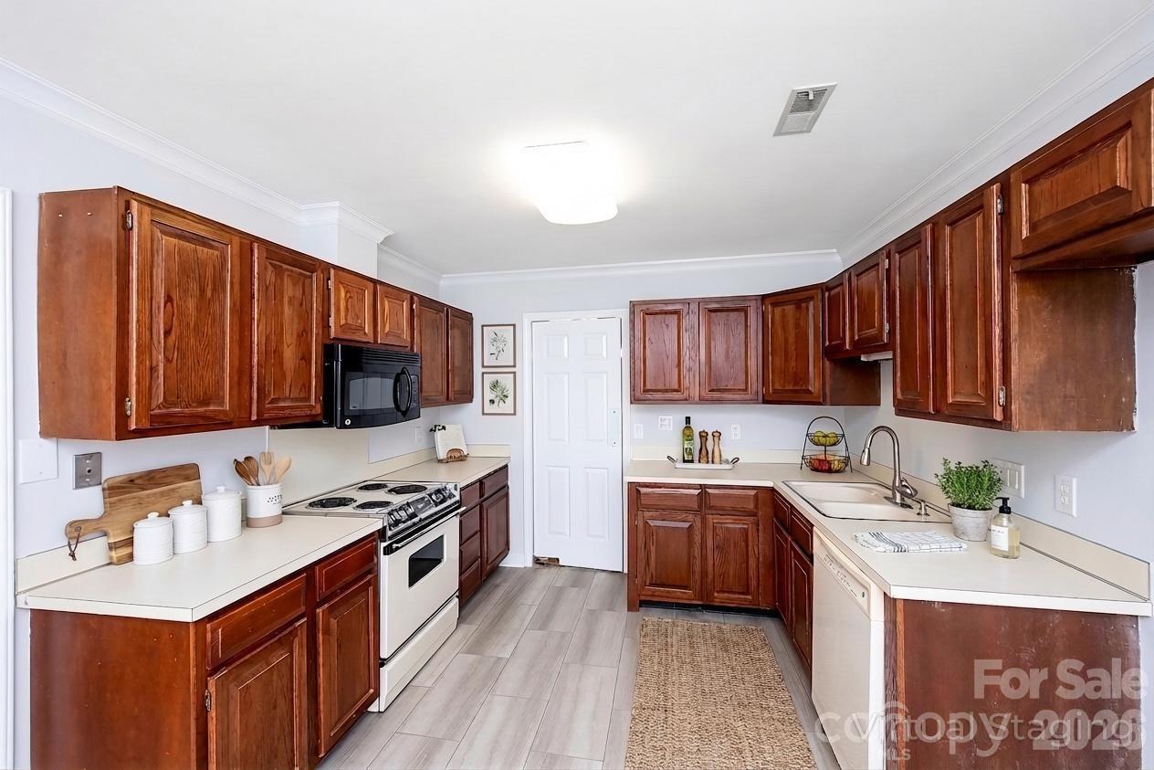 4248 Woodglen Lane — Charlotte
