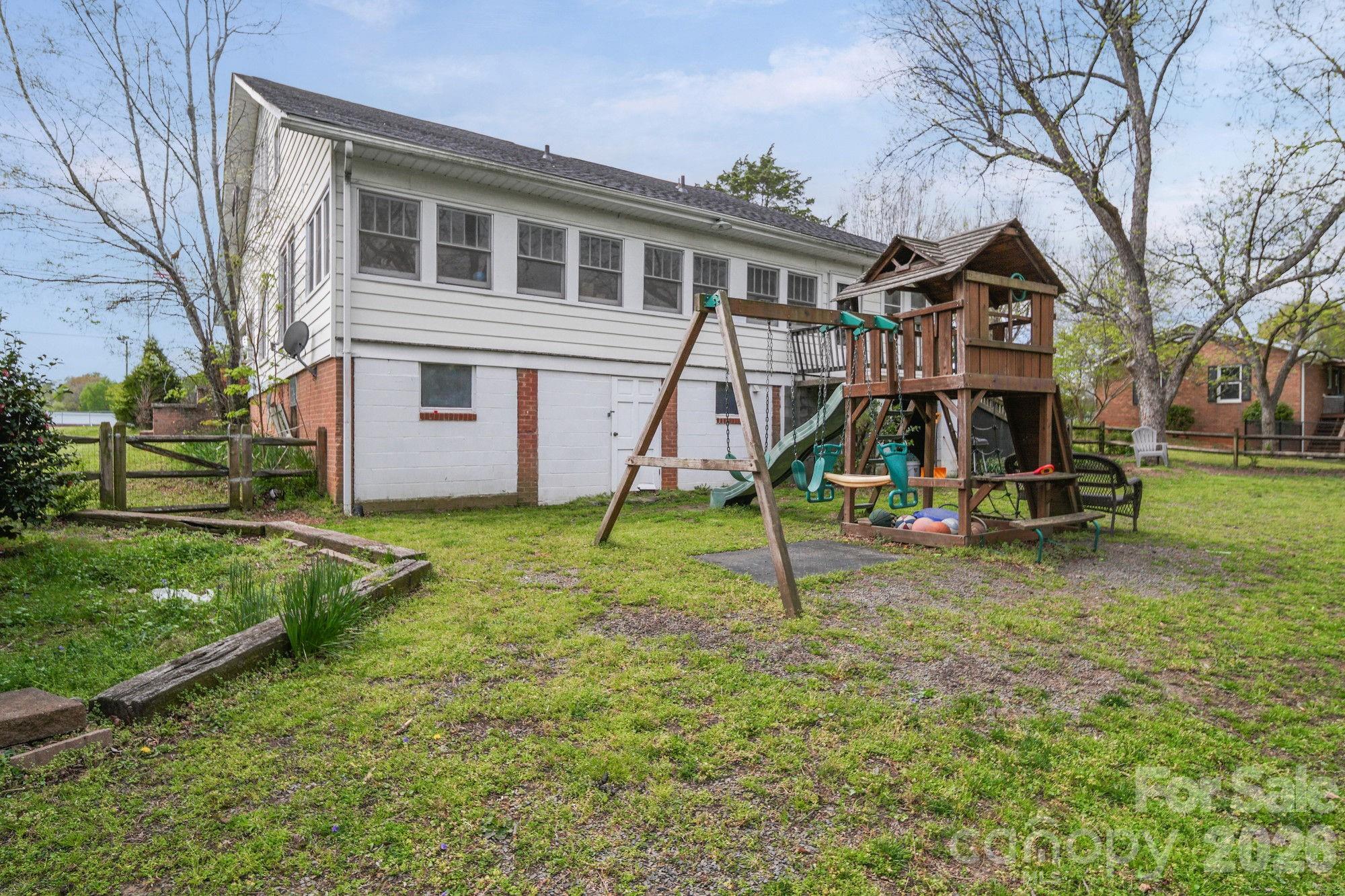 333 N Main Street — Mount Pleasant