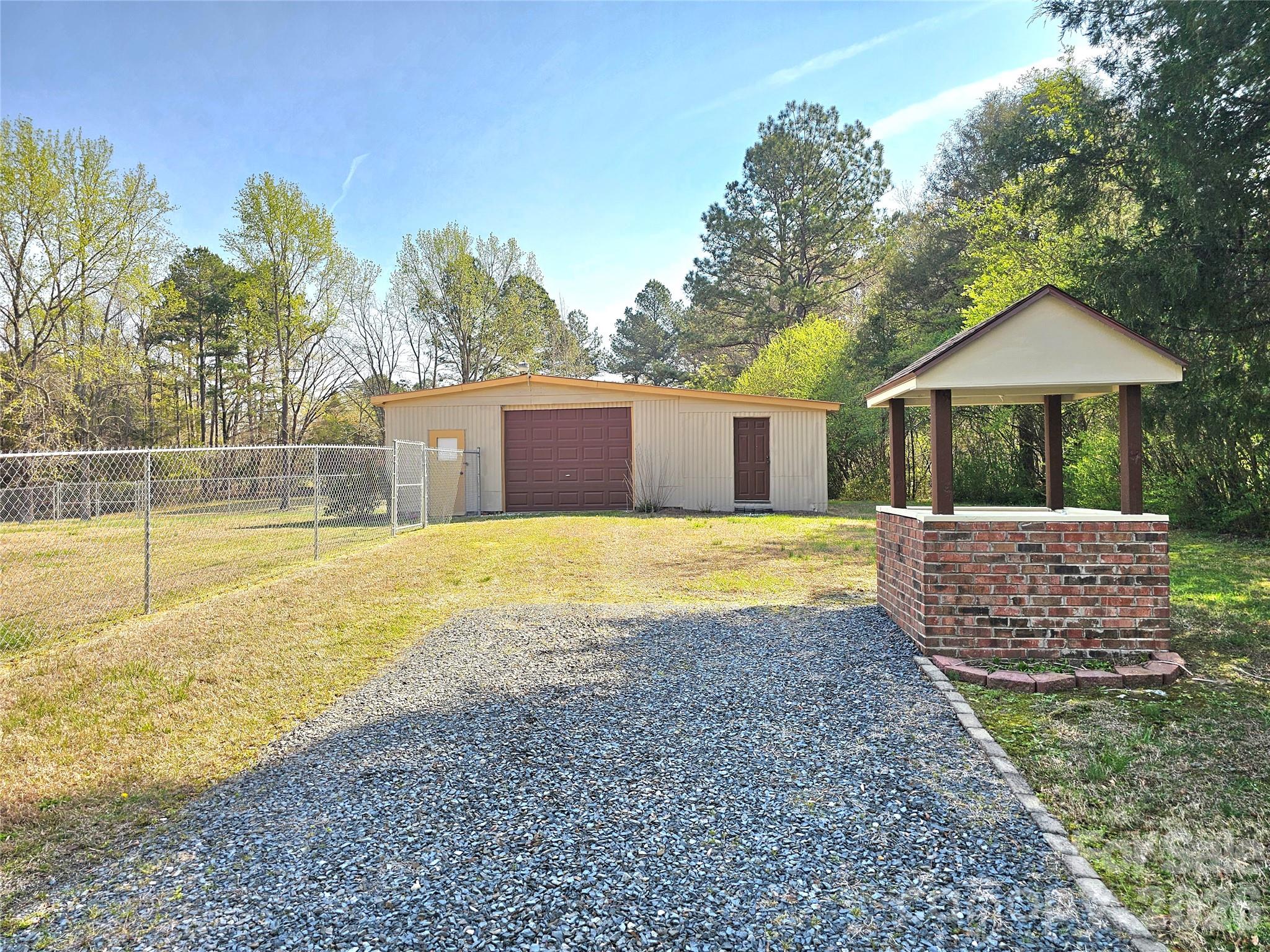 44716 Gold Branch Road — Richfield